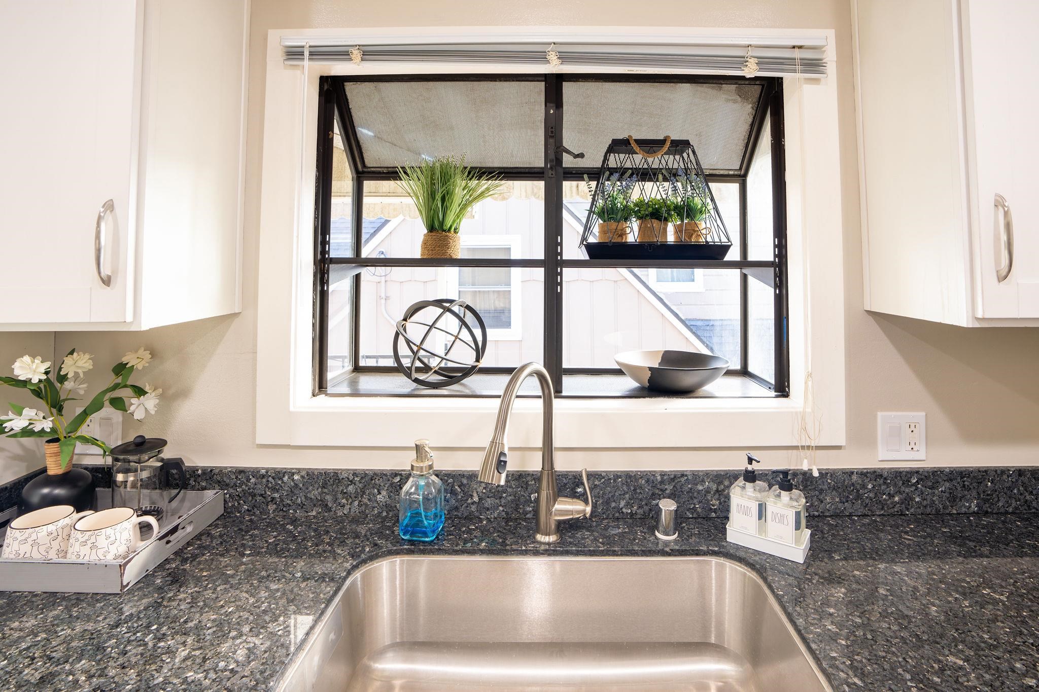 Detail Gallery Image 25 of 57 For 2925 El Monte Ave, Oakland,  CA 94605 - 4 Beds | 2 Baths