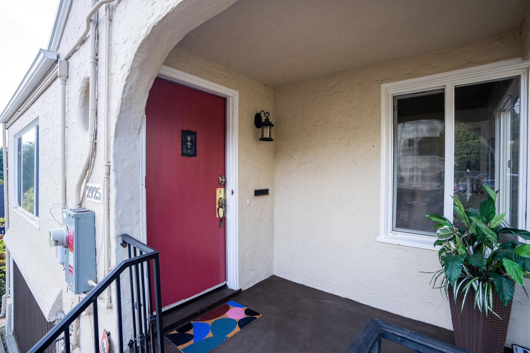 Detail Gallery Image 4 of 57 For 2925 El Monte Ave, Oakland,  CA 94605 - 4 Beds | 2 Baths