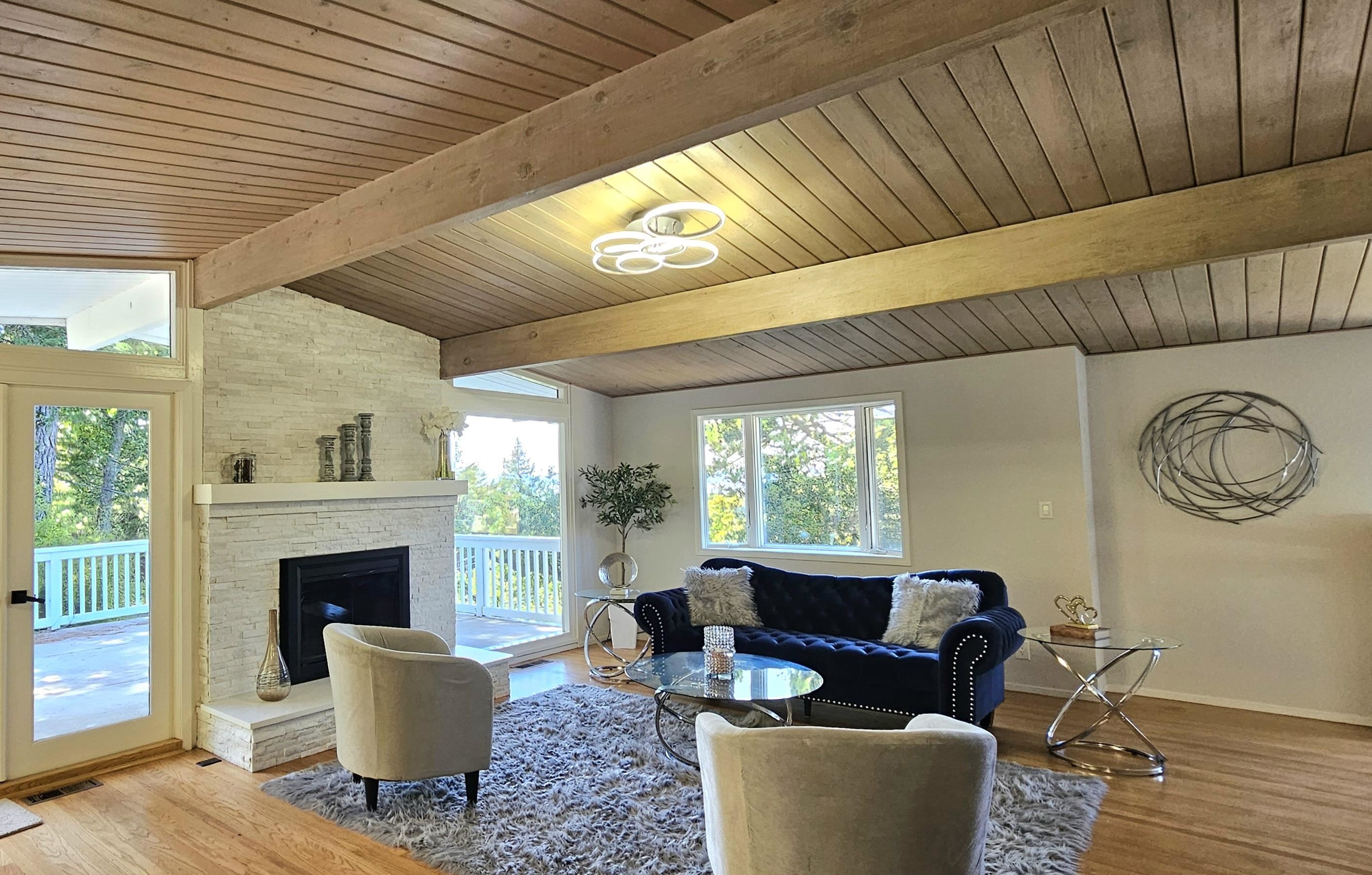 Detail Gallery Image 11 of 32 For 7030 Snake Rd, Oakland,  CA 94611 - 4 Beds | 2 Baths