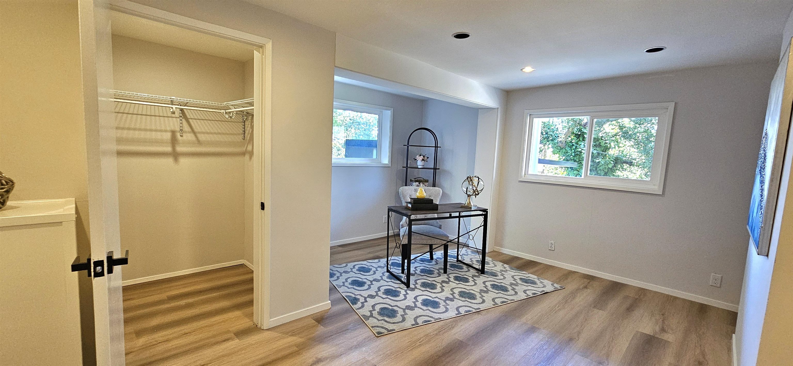 Detail Gallery Image 20 of 32 For 7030 Snake Rd, Oakland,  CA 94611 - 4 Beds | 2 Baths
