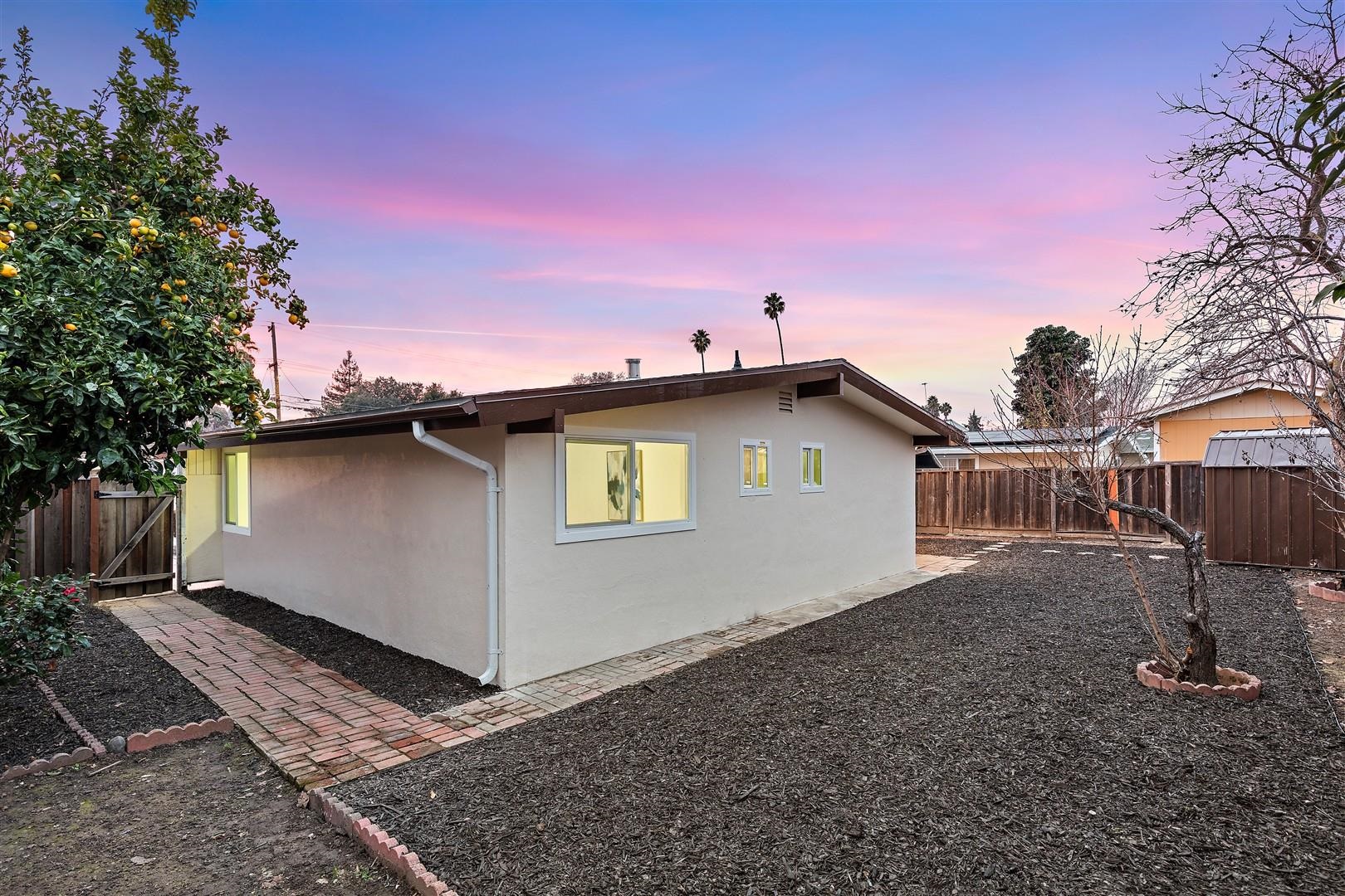 Detail Gallery Image 25 of 34 For 27574 Loyola Ave, Hayward,  CA 94545 - 4 Beds | 2 Baths