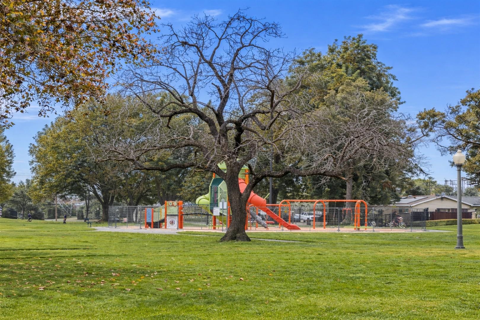 Detail Gallery Image 33 of 34 For 27574 Loyola Ave, Hayward,  CA 94545 - 4 Beds | 2 Baths