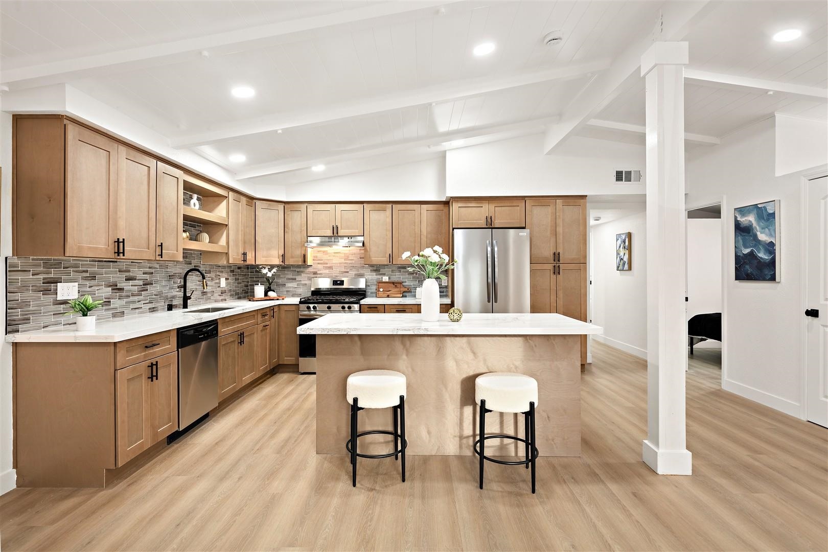 Detail Gallery Image 7 of 34 For 27574 Loyola Ave, Hayward,  CA 94545 - 4 Beds | 2 Baths