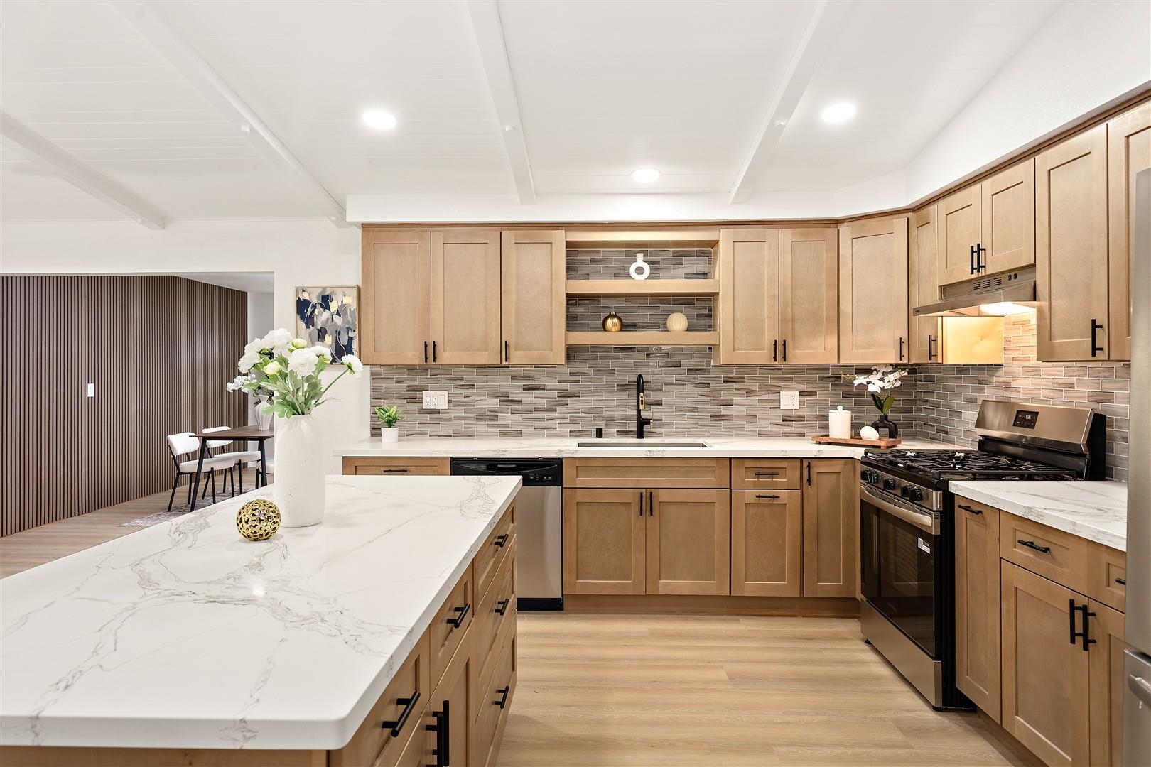 Detail Gallery Image 8 of 34 For 27574 Loyola Ave, Hayward,  CA 94545 - 4 Beds | 2 Baths