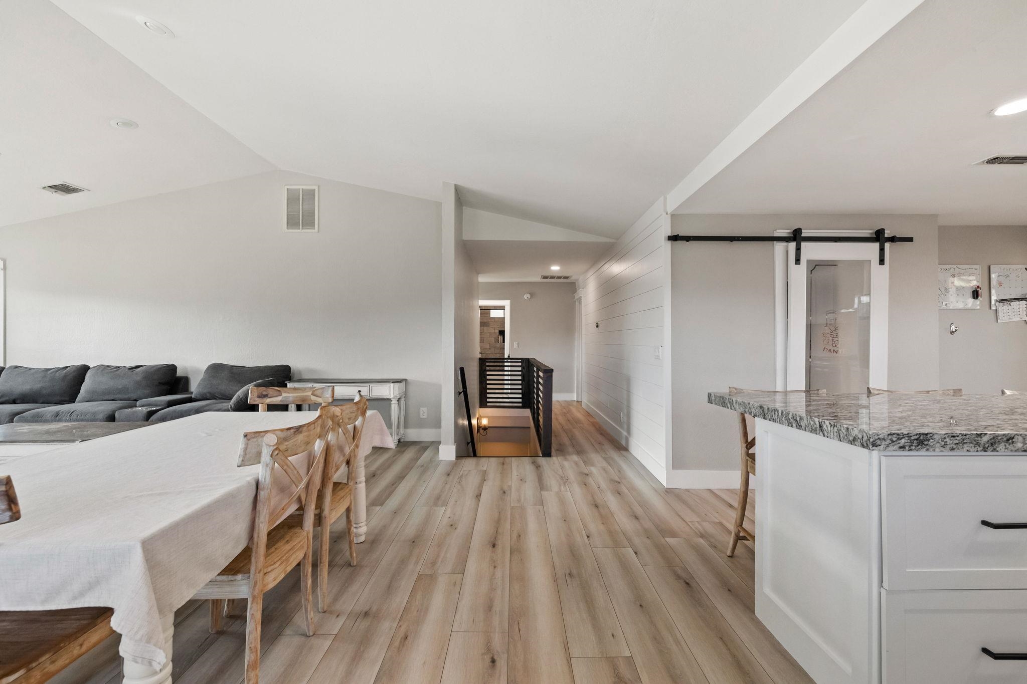 Detail Gallery Image 17 of 60 For 14200 Hillview Ct, Sonora,  CA 95370 - 5 Beds | 3 Baths