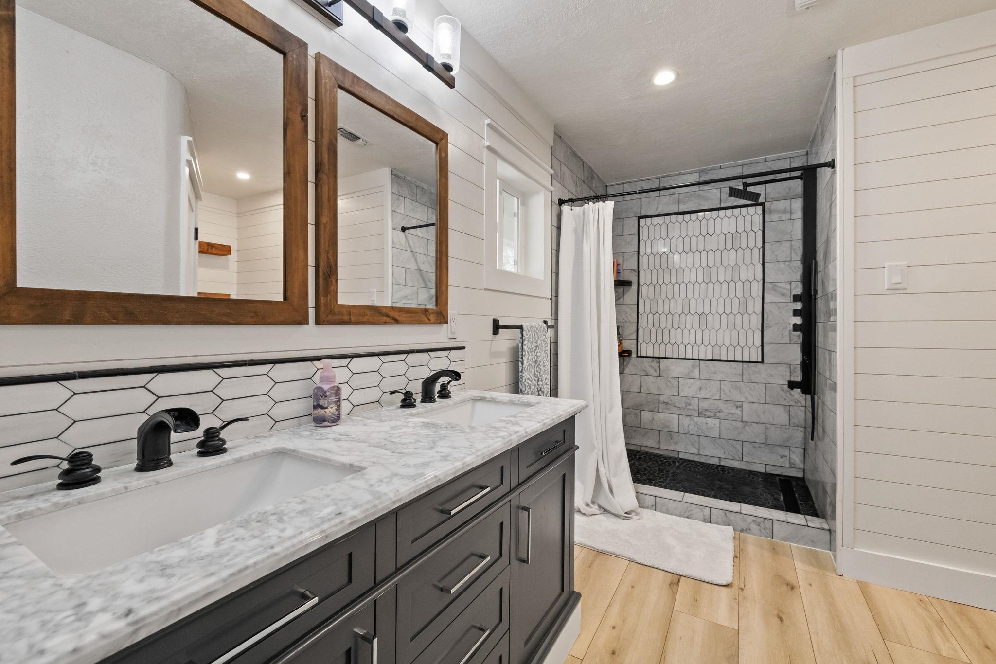 Detail Gallery Image 20 of 60 For 14200 Hillview Ct, Sonora,  CA 95370 - 5 Beds | 3 Baths