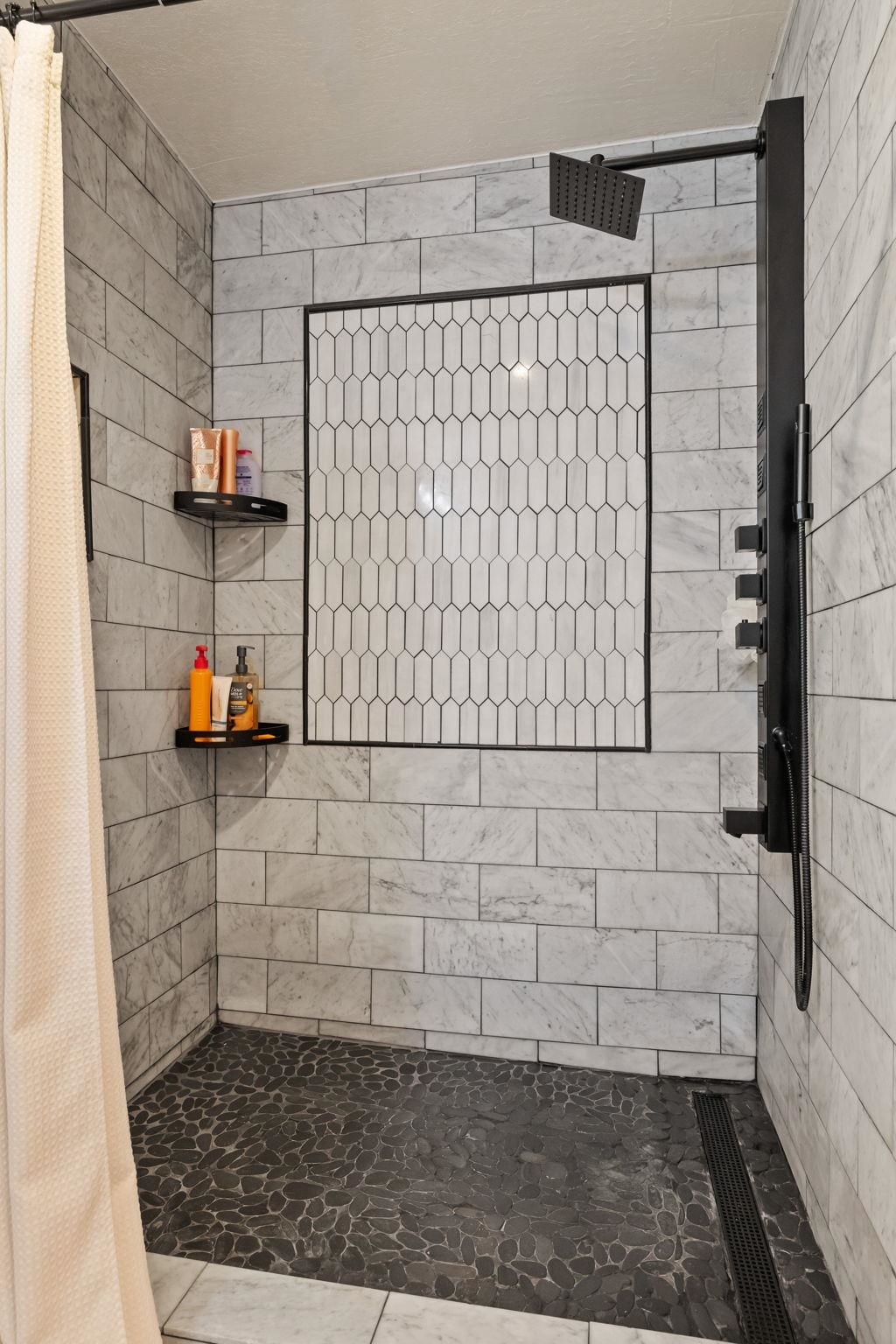 Detail Gallery Image 21 of 60 For 14200 Hillview Ct, Sonora,  CA 95370 - 5 Beds | 3 Baths