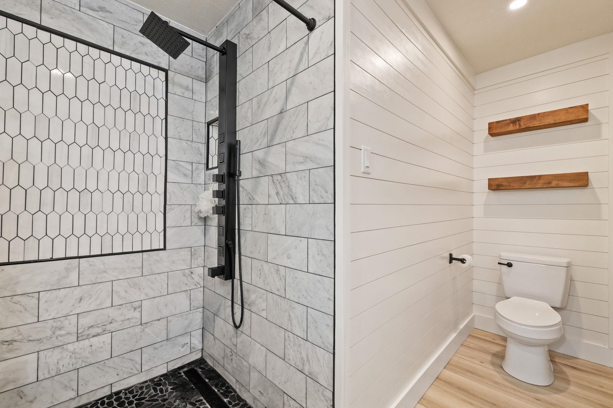 Detail Gallery Image 22 of 60 For 14200 Hillview Ct, Sonora,  CA 95370 - 5 Beds | 3 Baths