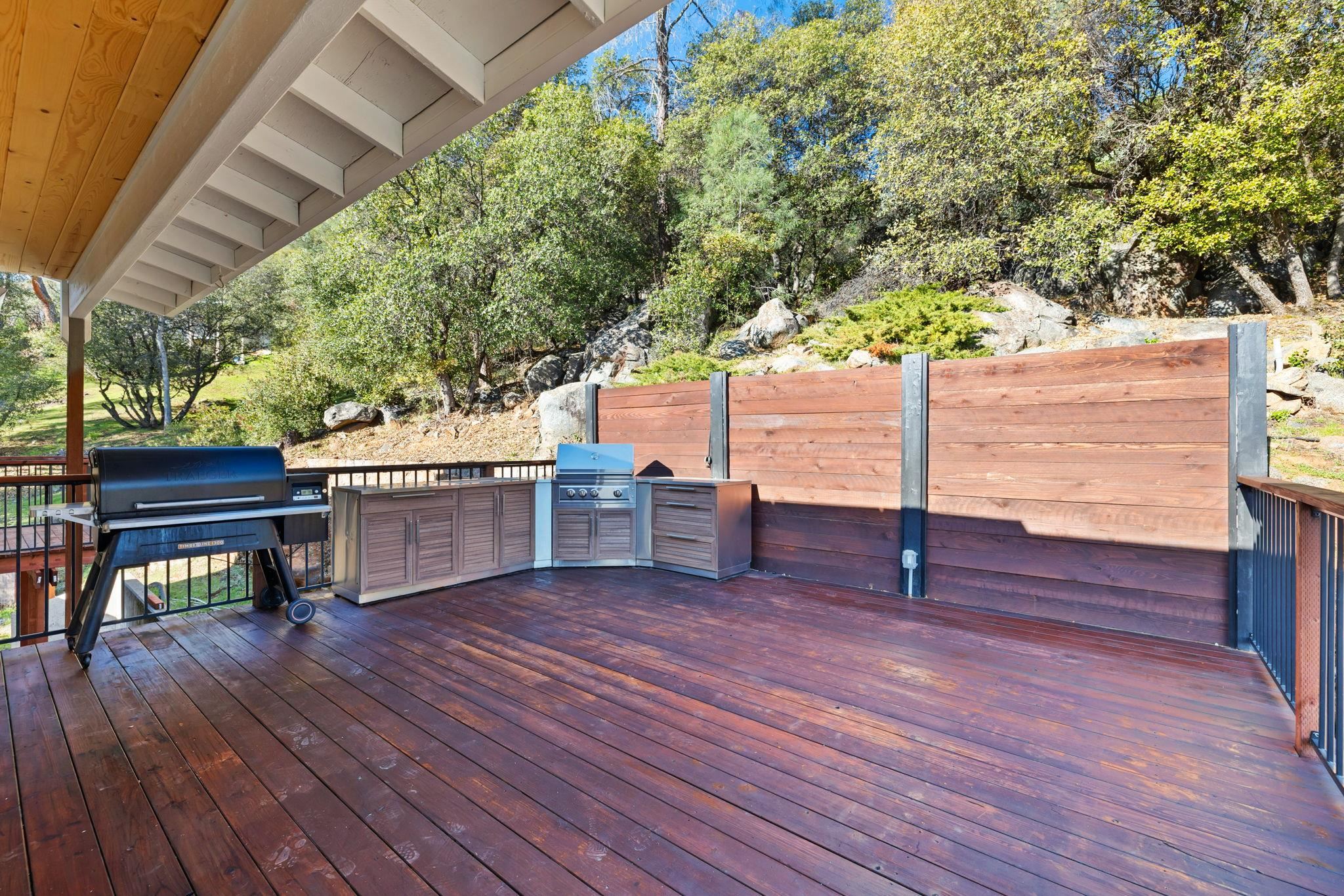 Detail Gallery Image 45 of 60 For 14200 Hillview Ct, Sonora,  CA 95370 - 5 Beds | 3 Baths