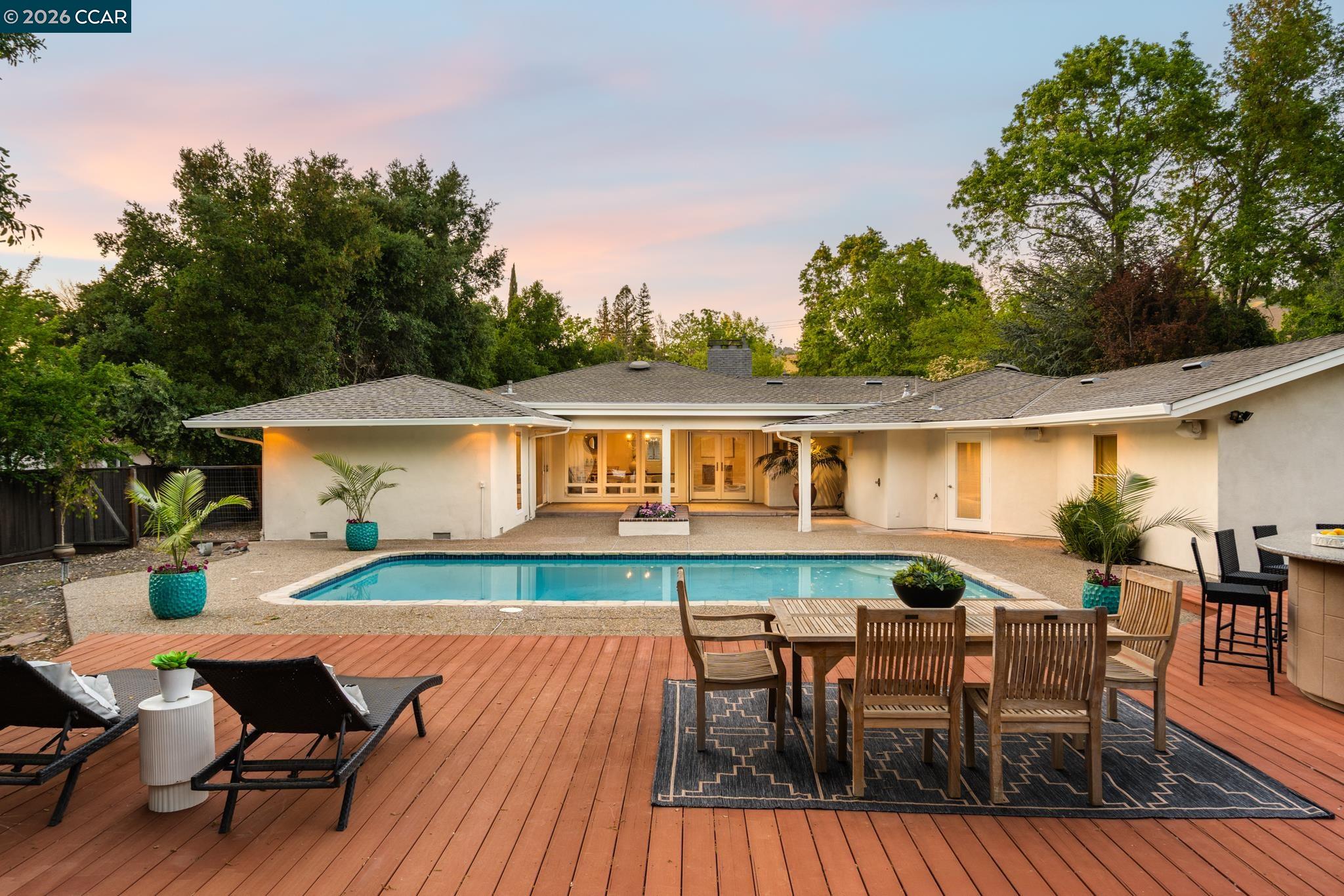 Detail Gallery Image 2 of 57 For 2002 Diablo Rd, Danville,  CA 94506 - 6 Beds | 4/1 Baths