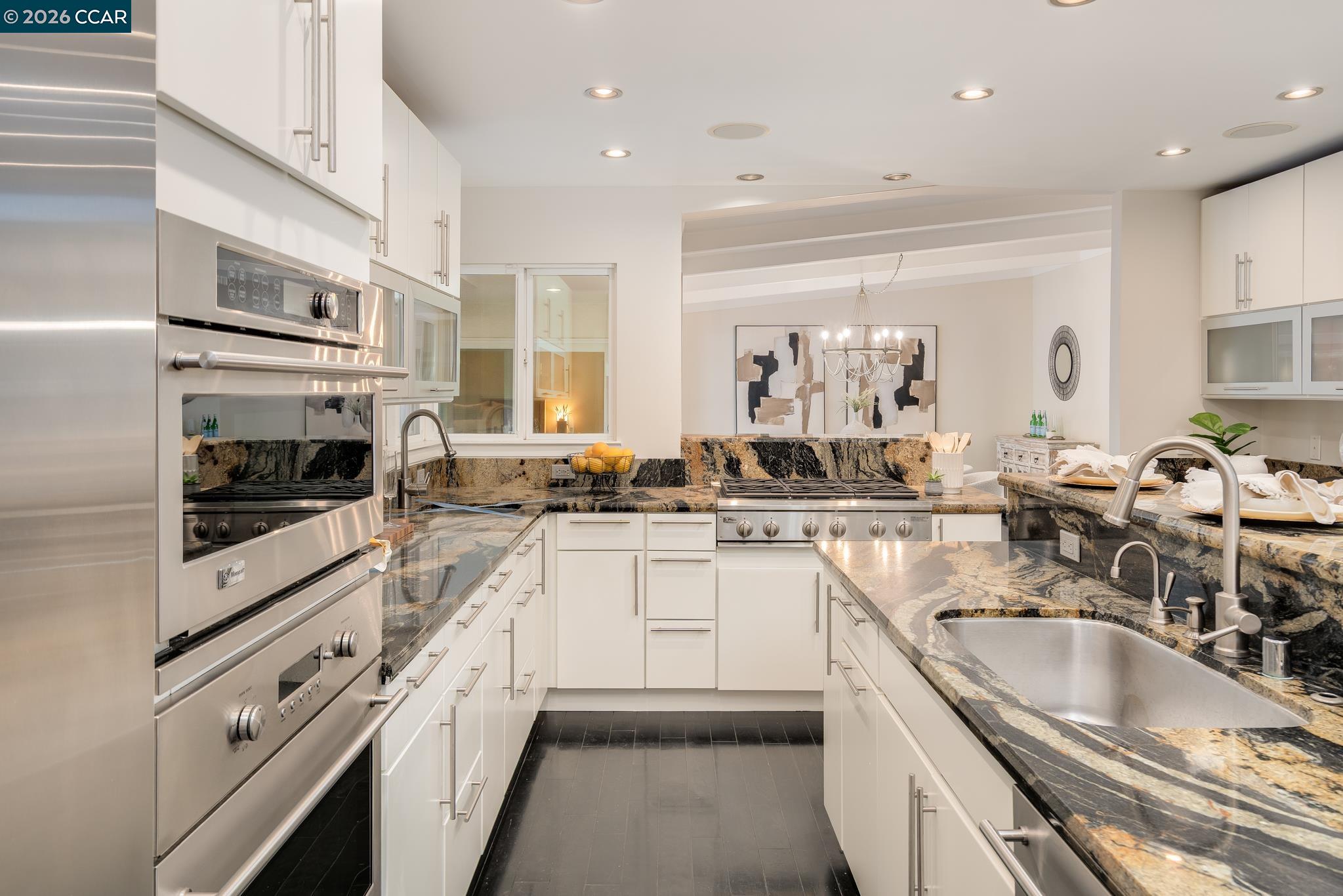 Detail Gallery Image 11 of 57 For 2002 Diablo Rd, Danville,  CA 94506 - 6 Beds | 4/1 Baths