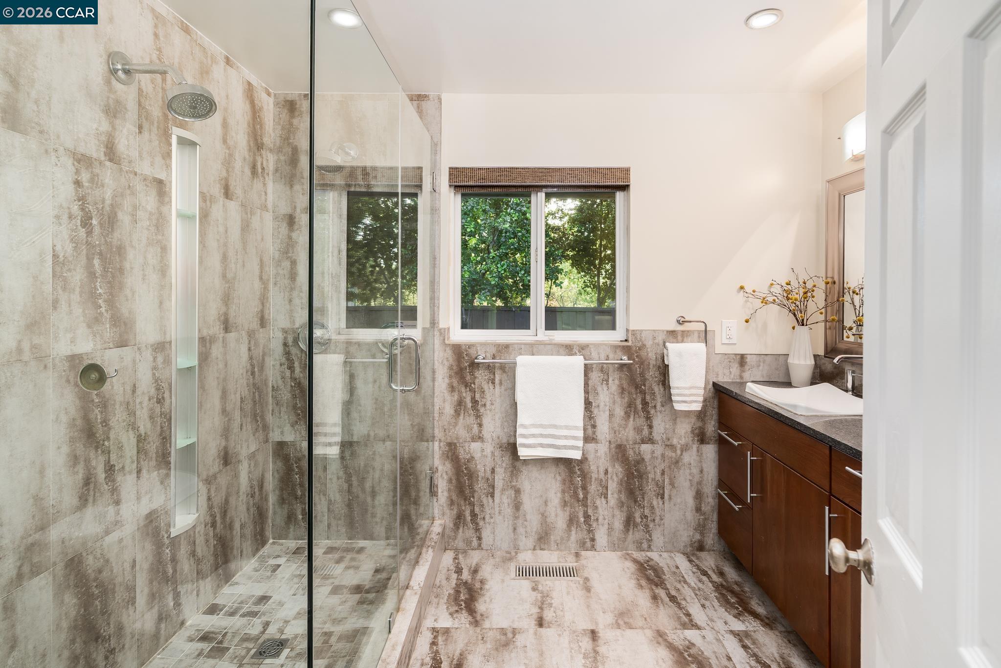 Detail Gallery Image 28 of 57 For 2002 Diablo Rd, Danville,  CA 94506 - 6 Beds | 4/1 Baths