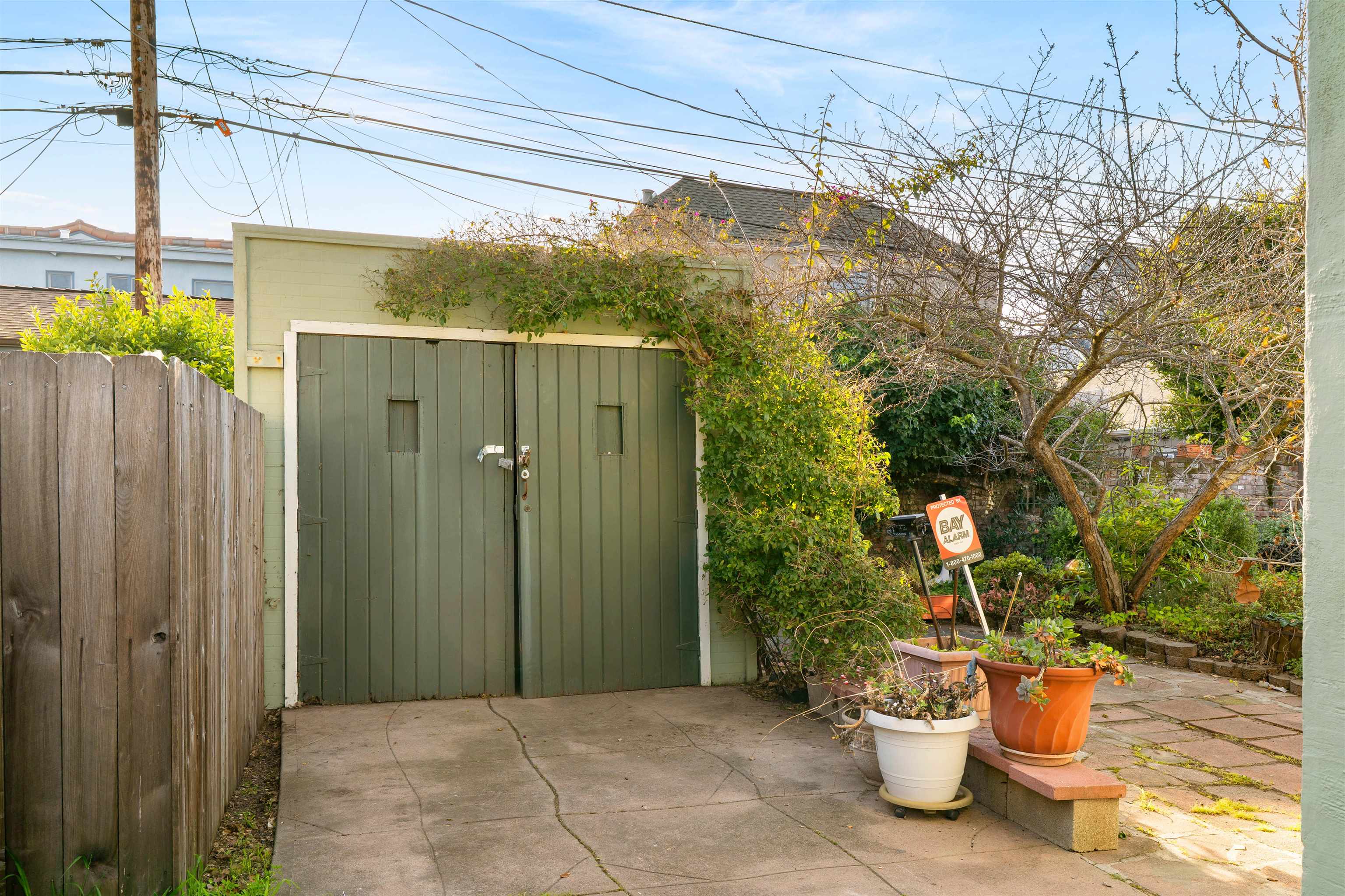 Detail Gallery Image 5 of 37 For 3010 Fairview Ave, Alameda,  CA 94501 - 2 Beds | 1 Baths