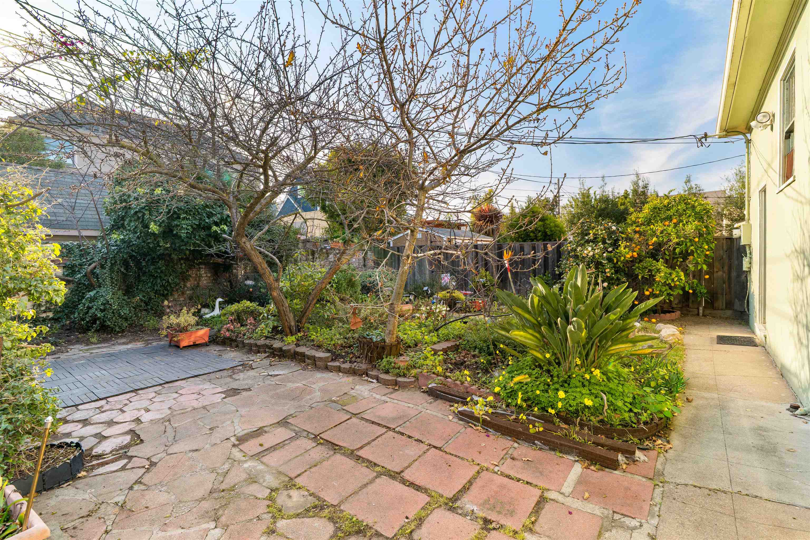 Detail Gallery Image 7 of 37 For 3010 Fairview Ave, Alameda,  CA 94501 - 2 Beds | 1 Baths