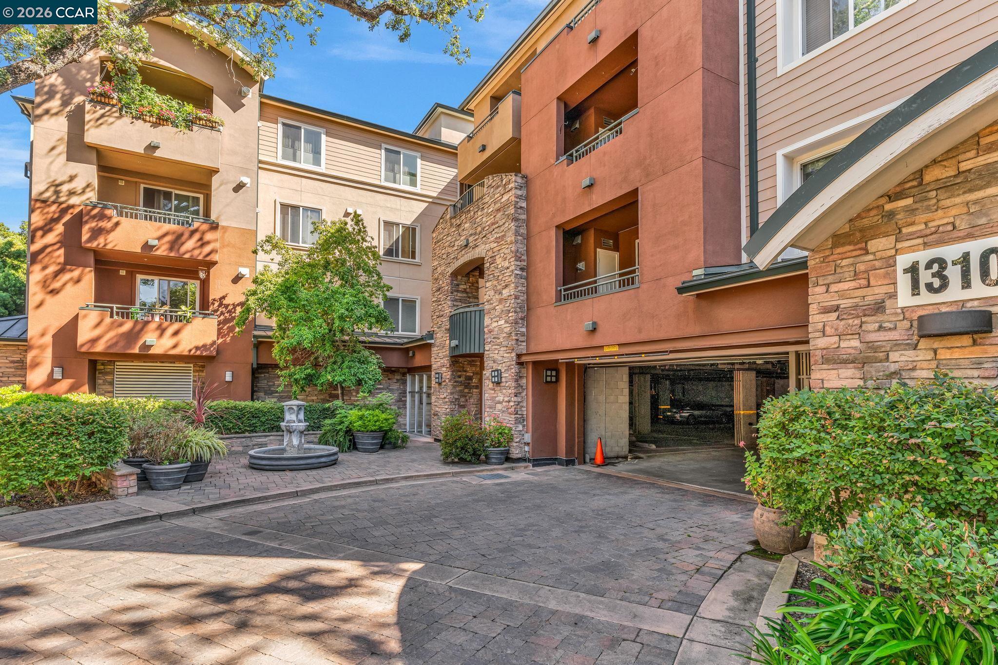 Detail Gallery Image 2 of 60 For 1310 Creekside Dr #303,  Walnut Creek,  CA 94596 - 3 Beds | 2 Baths