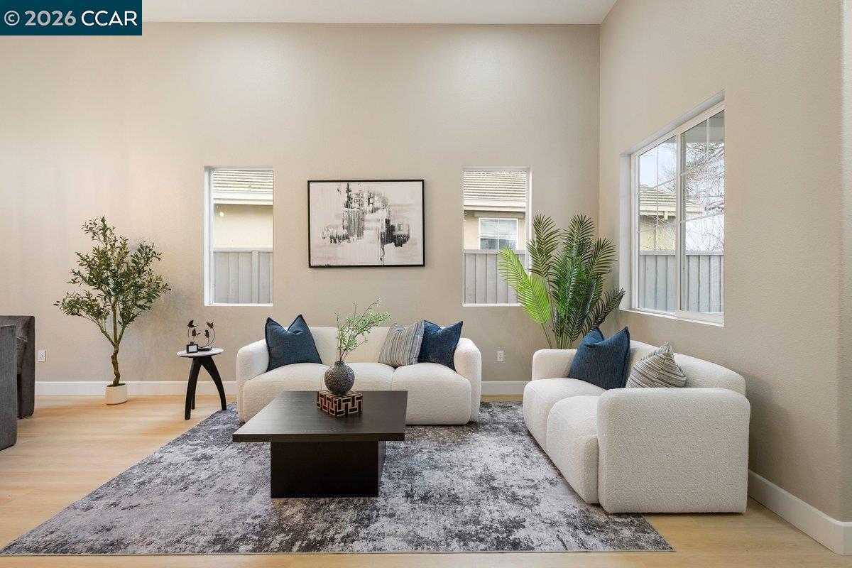 Detail Gallery Image 3 of 29 For 4632 Regis Dr, Tracy,  CA 95377 - 3 Beds | 2/1 Baths