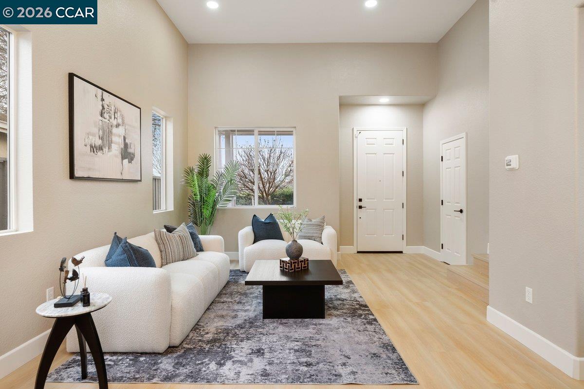 Detail Gallery Image 4 of 29 For 4632 Regis Dr, Tracy,  CA 95377 - 3 Beds | 2/1 Baths