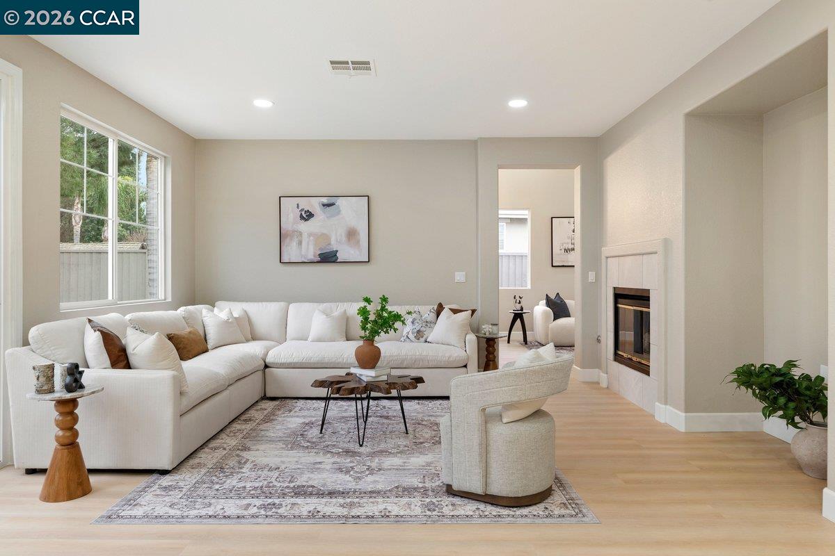 Detail Gallery Image 8 of 29 For 4632 Regis Dr, Tracy,  CA 95377 - 3 Beds | 2/1 Baths