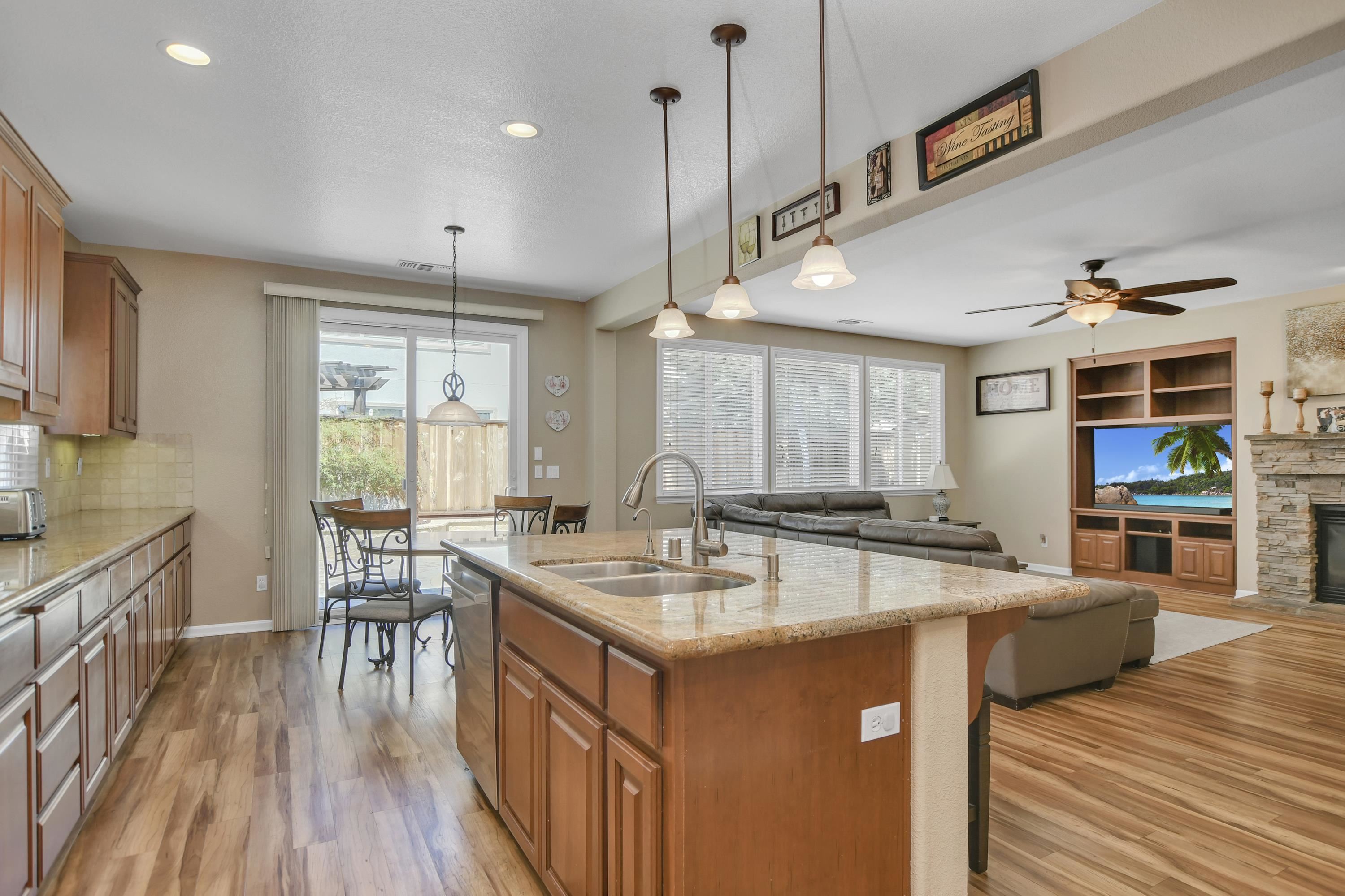 Detail Gallery Image 10 of 44 For 5563 Arcadia Cir, Discovery Bay,  CA 94505 - 4 Beds | 2/1 Baths