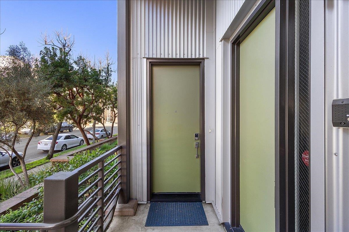 Detail Gallery Image 2 of 24 For 2939 Glascock St, Oakland,  CA 94601 - 2 Beds | 2 Baths