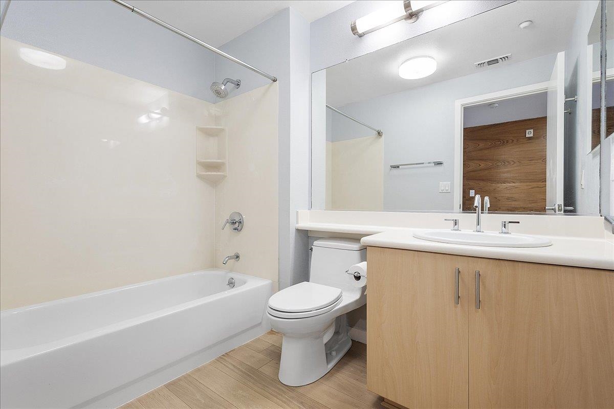 Detail Gallery Image 13 of 24 For 2939 Glascock St, Oakland,  CA 94601 - 2 Beds | 2 Baths