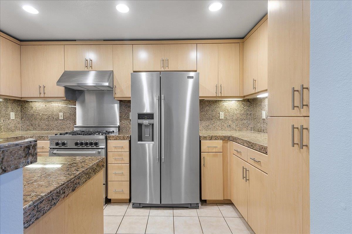 Detail Gallery Image 8 of 24 For 2939 Glascock St, Oakland,  CA 94601 - 2 Beds | 2 Baths