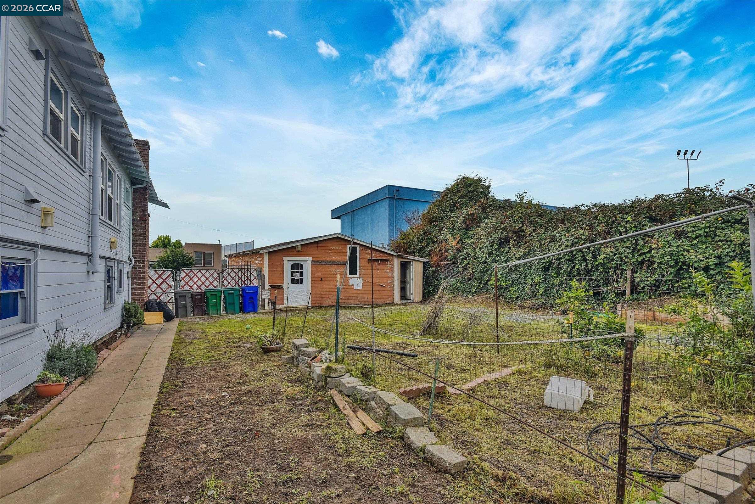 Detail Gallery Image 12 of 38 For 3750 Angelo Ave, Oakland,  CA 94619 - 4 Beds | 2 Baths