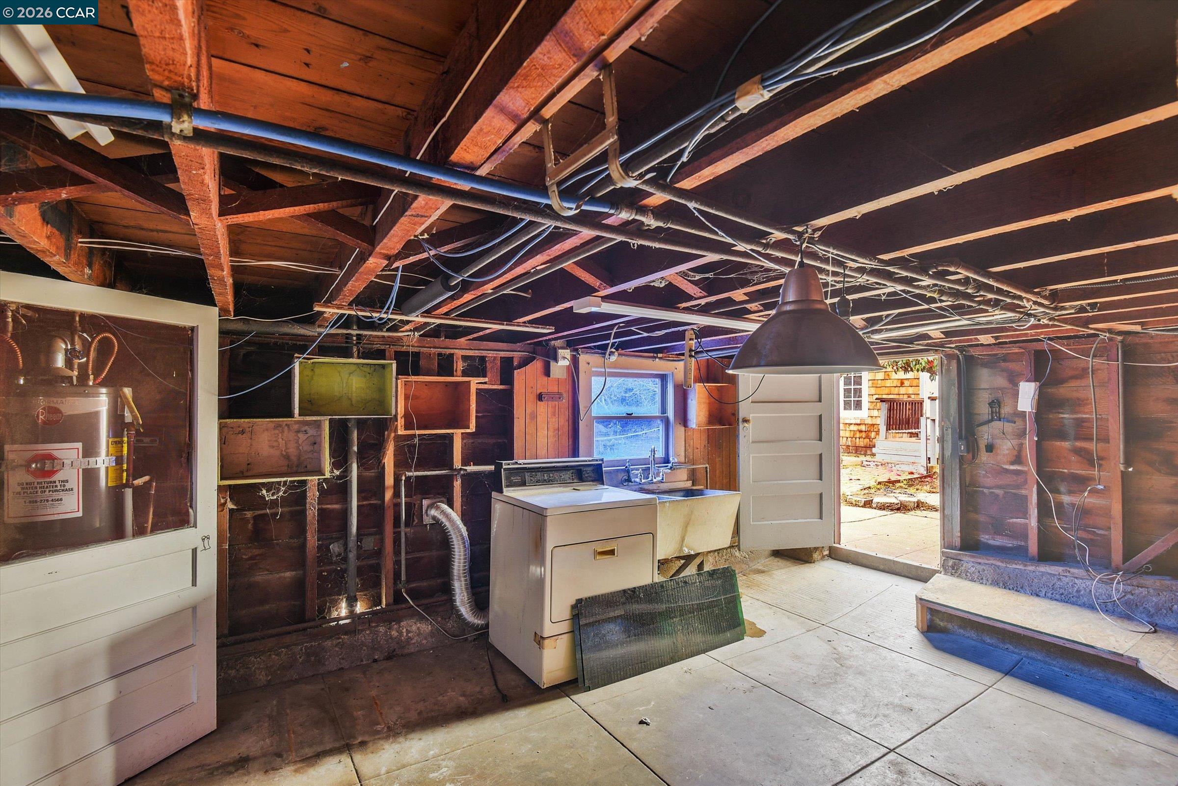 Detail Gallery Image 14 of 38 For 3750 Angelo Ave, Oakland,  CA 94619 - 4 Beds | 2 Baths