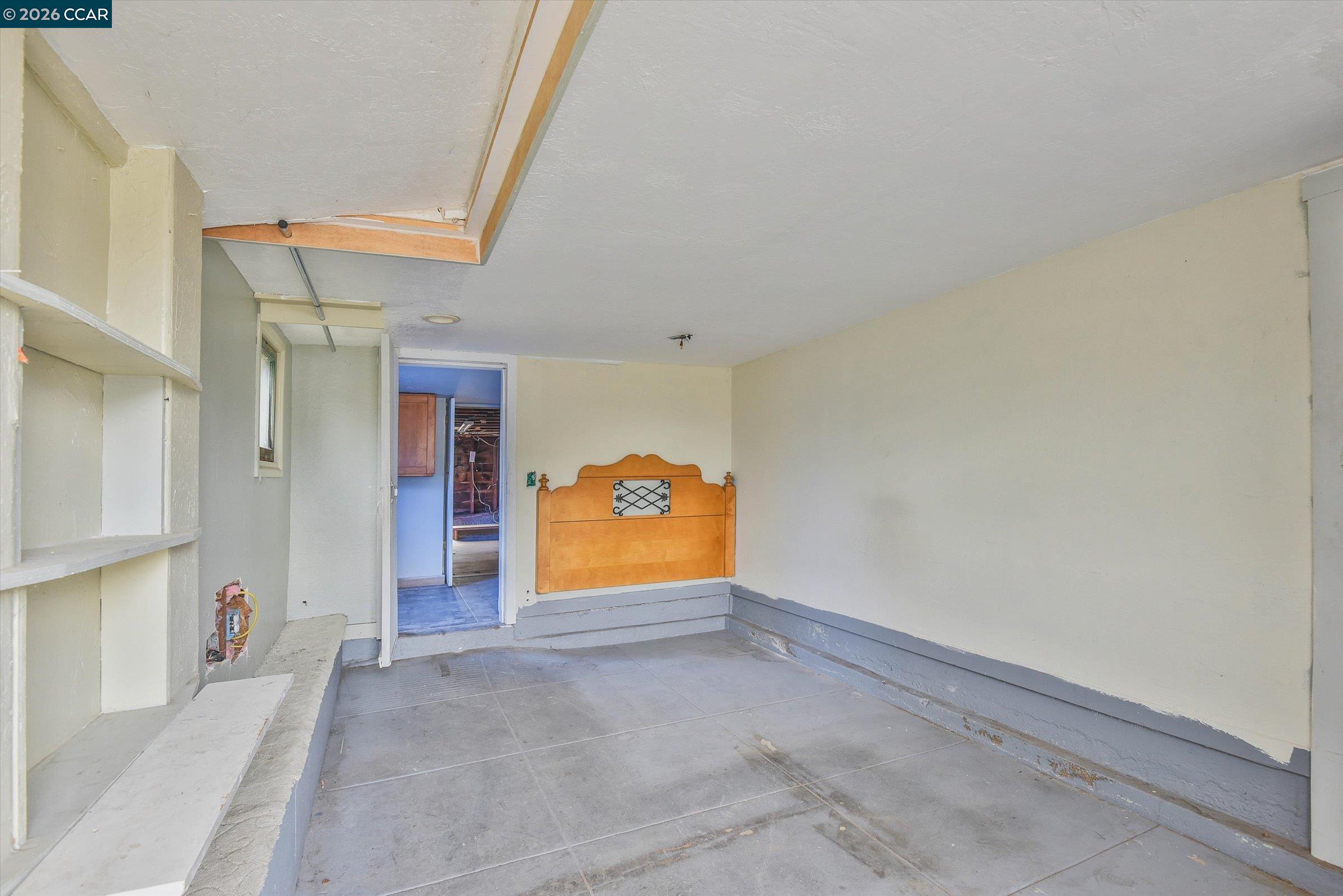 Detail Gallery Image 17 of 38 For 3750 Angelo Ave, Oakland,  CA 94619 - 4 Beds | 2 Baths