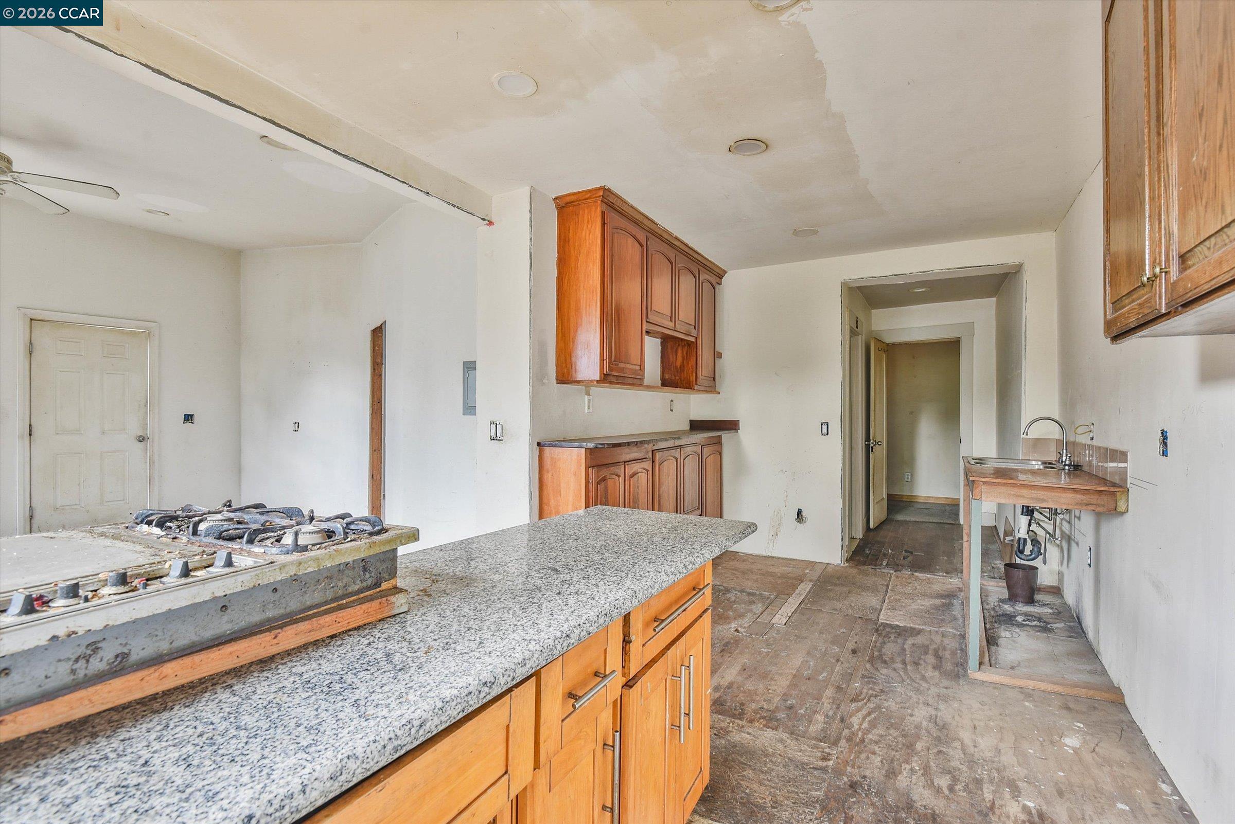 Detail Gallery Image 24 of 38 For 3750 Angelo Ave, Oakland,  CA 94619 - 4 Beds | 2 Baths