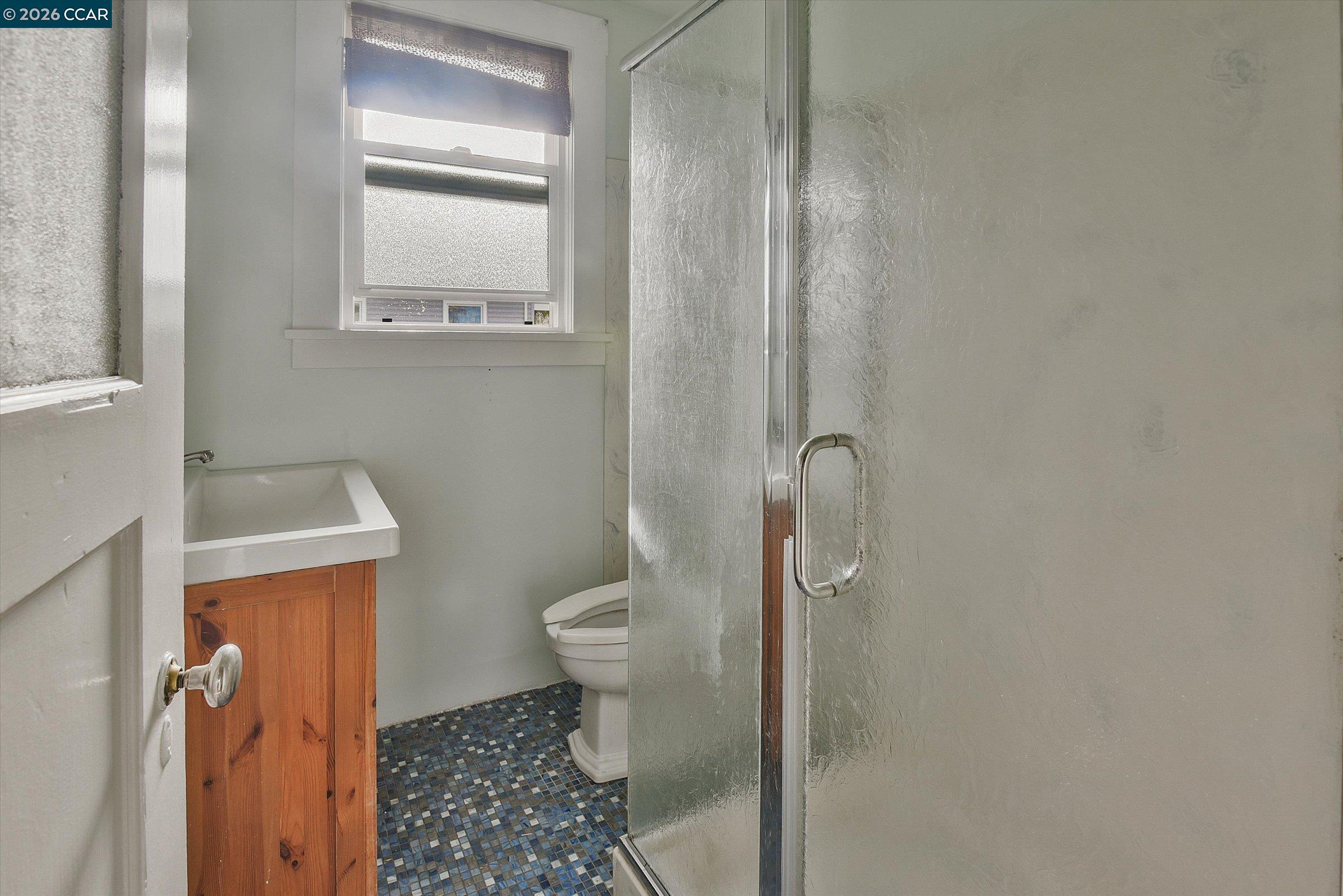 Detail Gallery Image 30 of 38 For 3750 Angelo Ave, Oakland,  CA 94619 - 4 Beds | 2 Baths
