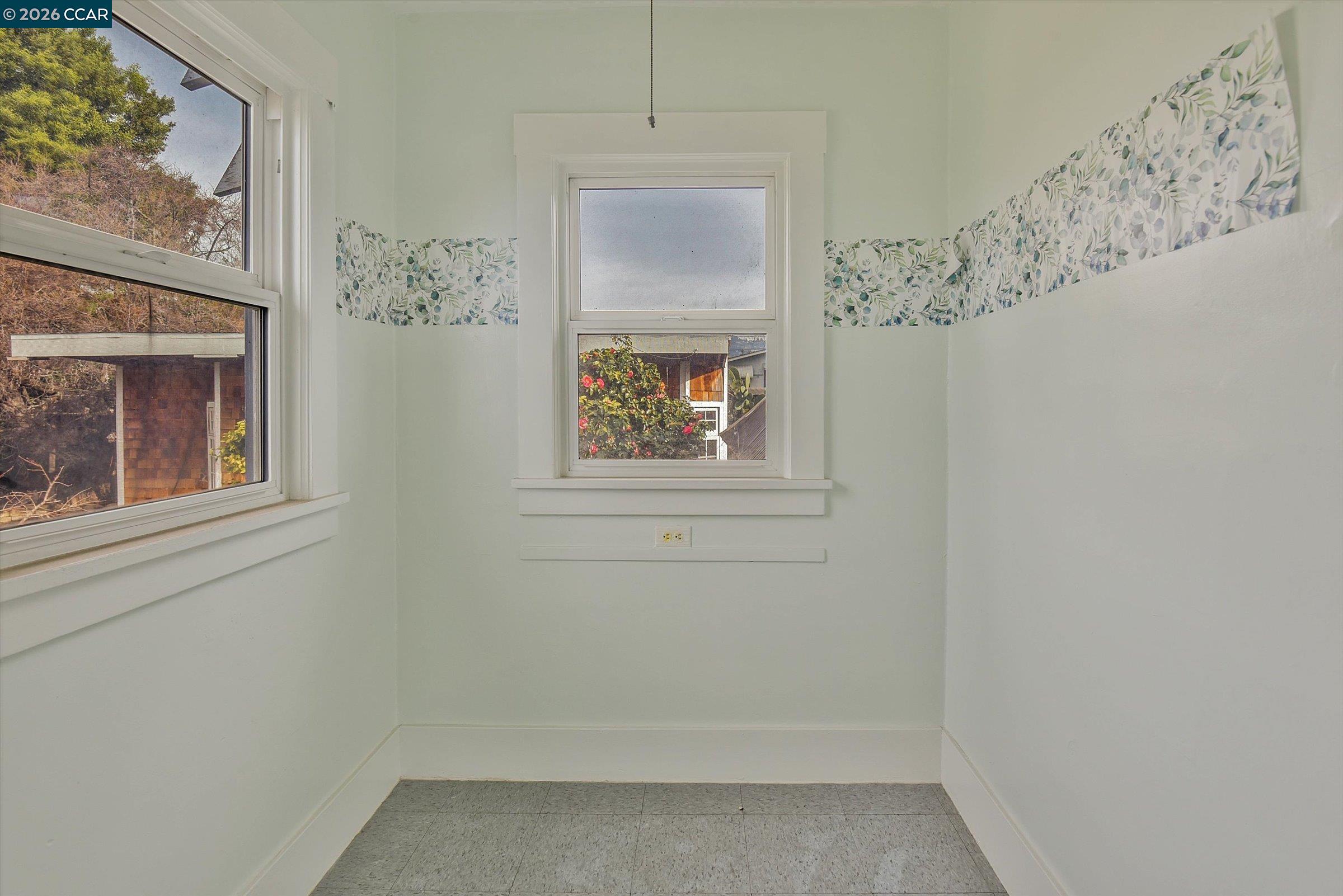 Detail Gallery Image 37 of 38 For 3750 Angelo Ave, Oakland,  CA 94619 - 4 Beds | 2 Baths