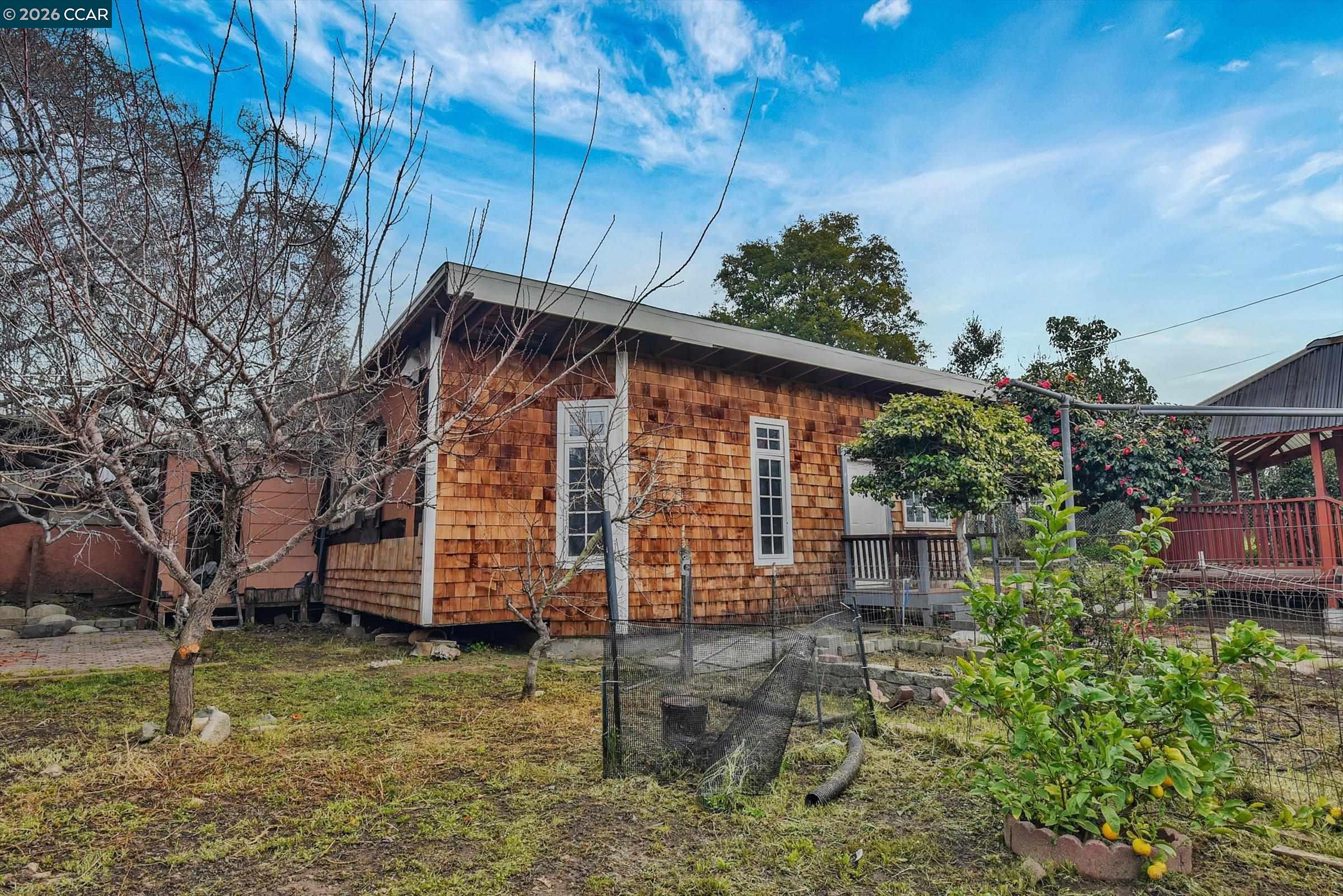 Detail Gallery Image 7 of 38 For 3750 Angelo Ave, Oakland,  CA 94619 - 4 Beds | 2 Baths