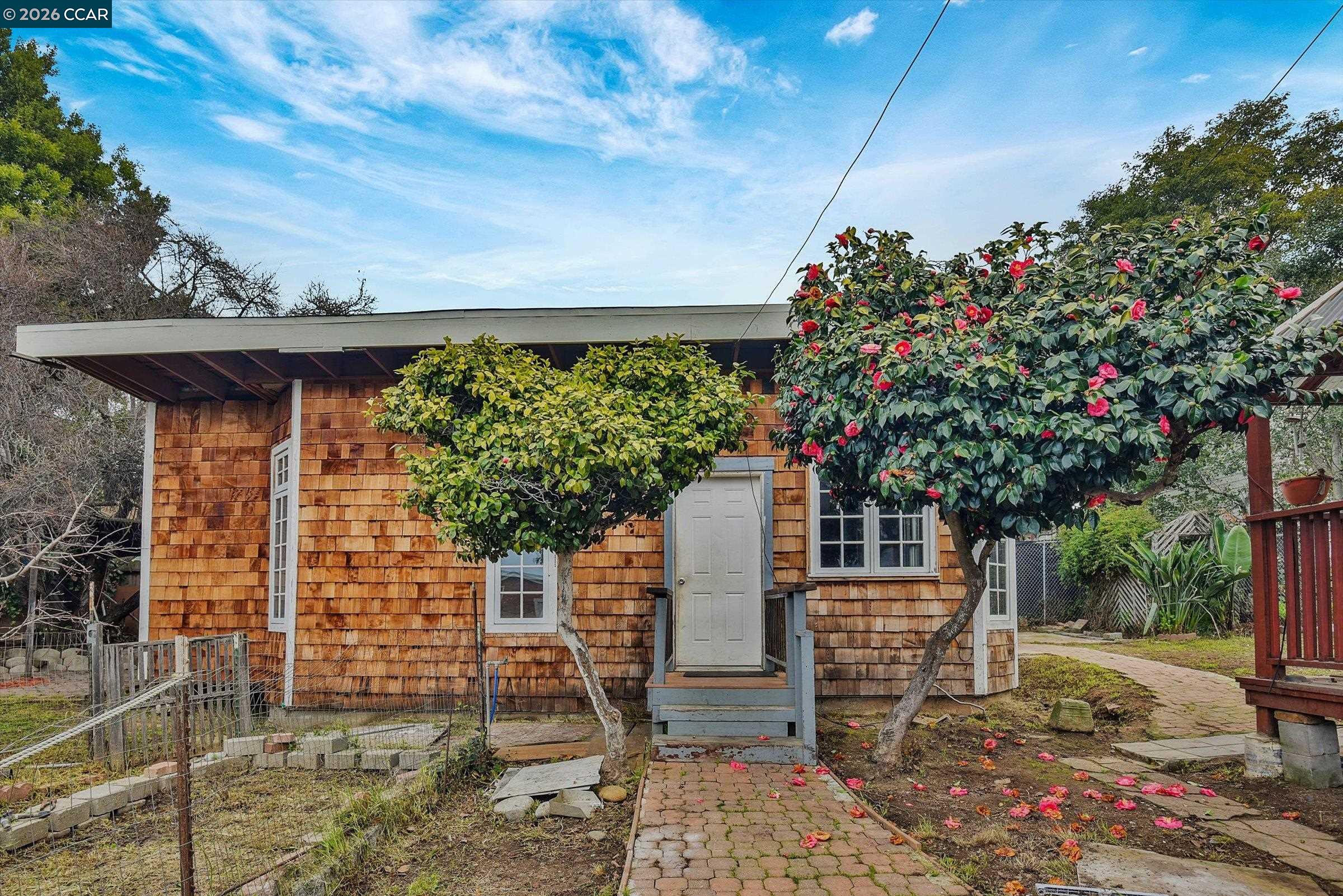 Detail Gallery Image 9 of 38 For 3750 Angelo Ave, Oakland,  CA 94619 - 4 Beds | 2 Baths