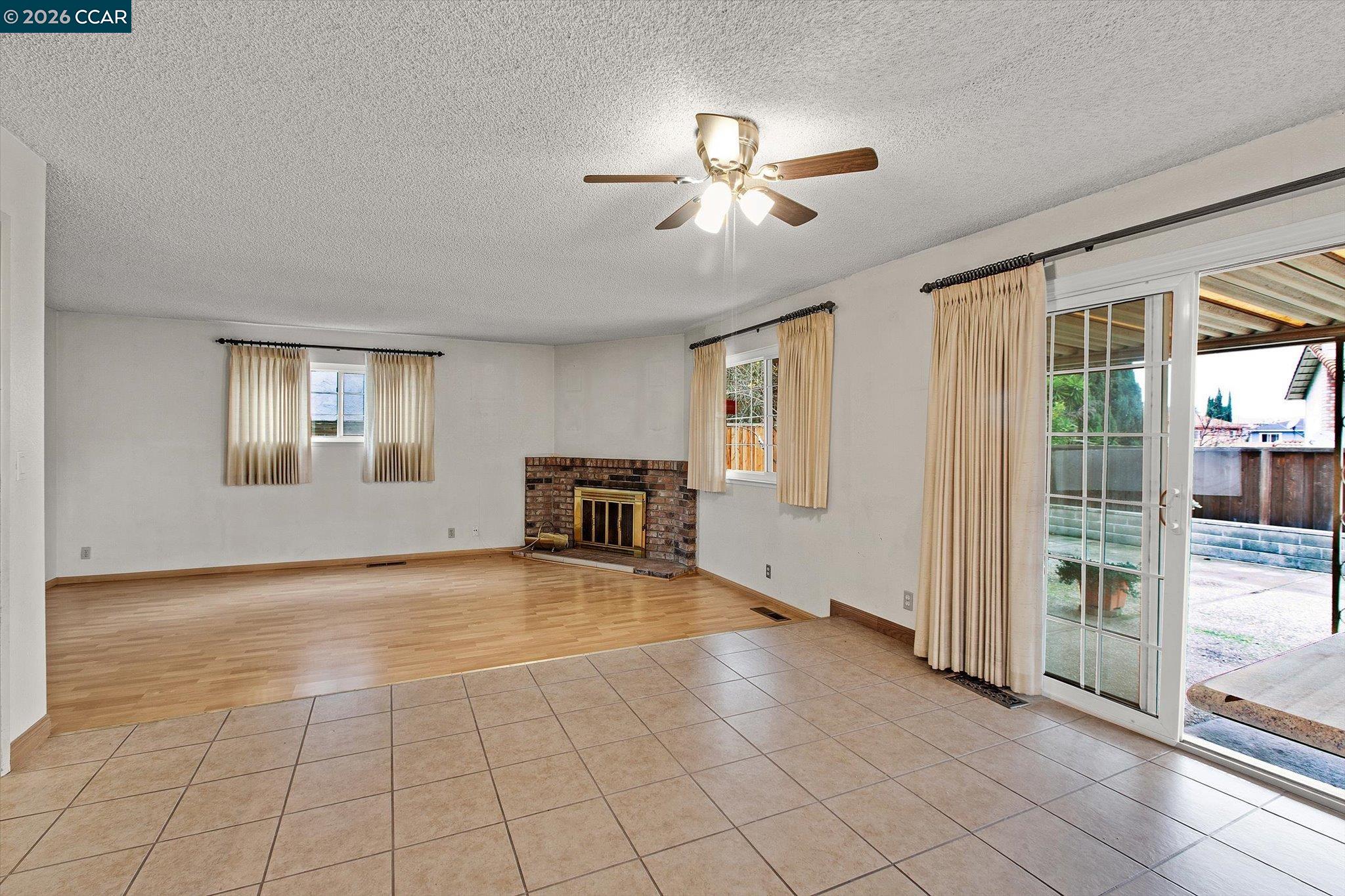 Detail Gallery Image 13 of 39 For 2127 Commodore Dr, San Jose,  CA 95133 - 4 Beds | 2/1 Baths