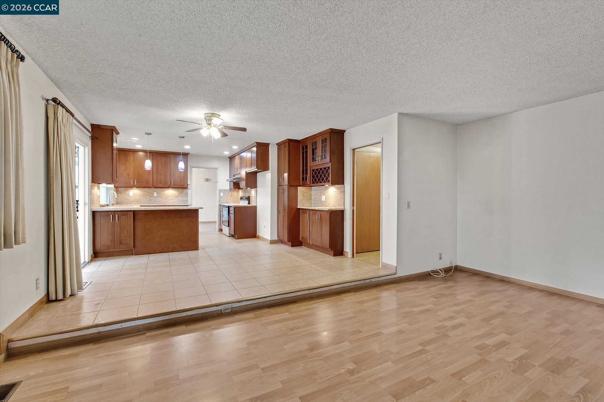 Detail Gallery Image 15 of 39 For 2127 Commodore Dr, San Jose,  CA 95133 - 4 Beds | 2/1 Baths