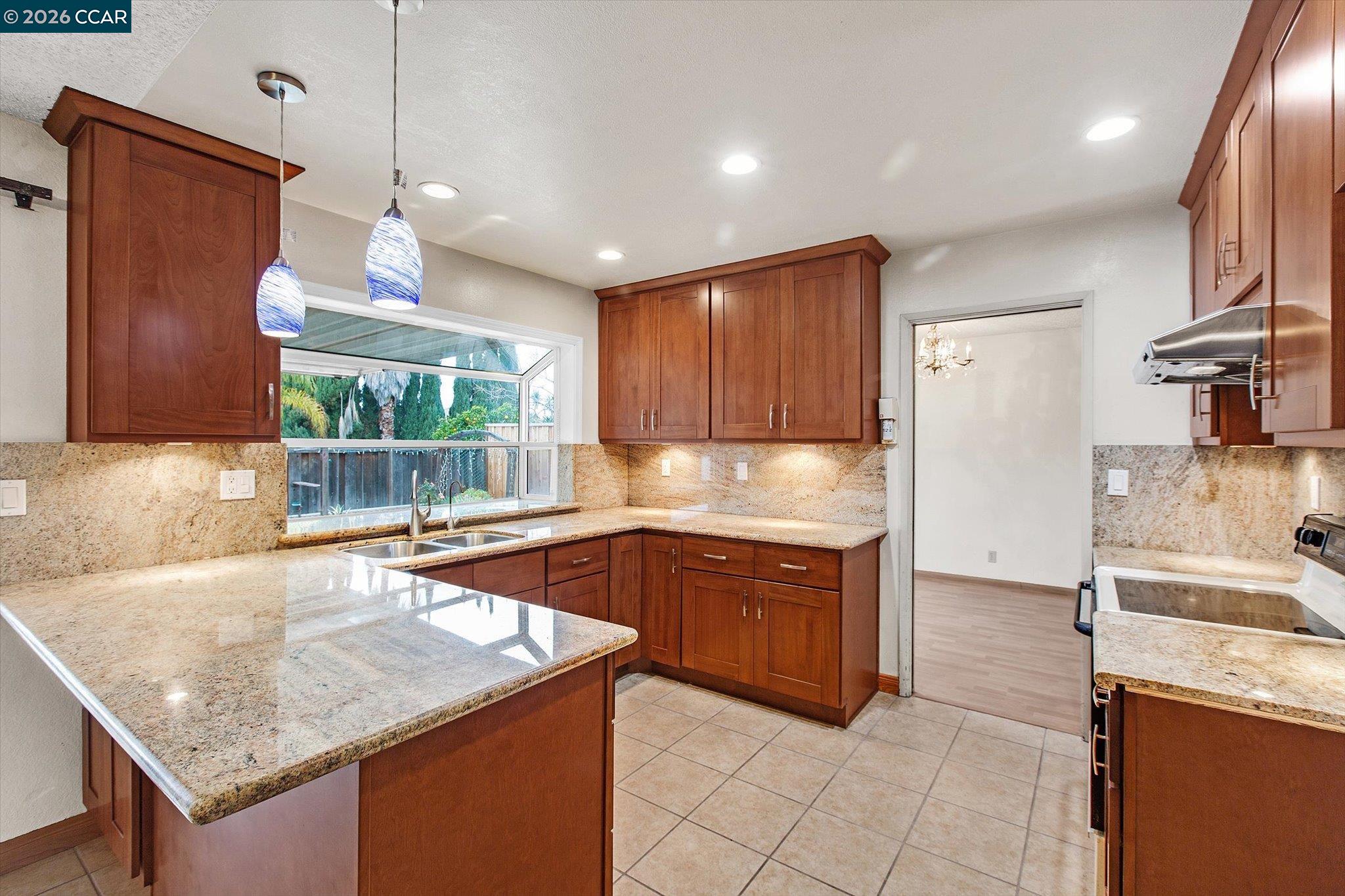 Detail Gallery Image 18 of 39 For 2127 Commodore Dr, San Jose,  CA 95133 - 4 Beds | 2/1 Baths