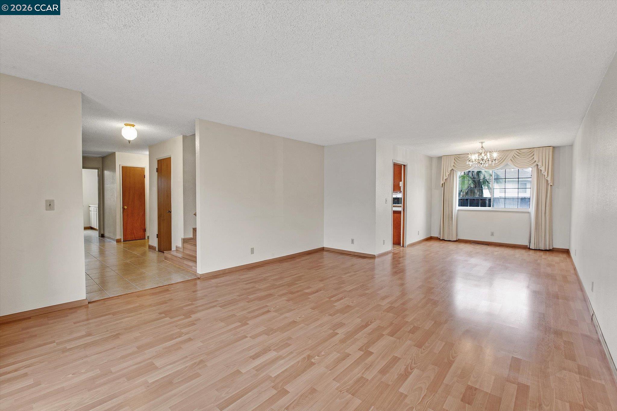 Detail Gallery Image 10 of 39 For 2127 Commodore Dr, San Jose,  CA 95133 - 4 Beds | 2/1 Baths