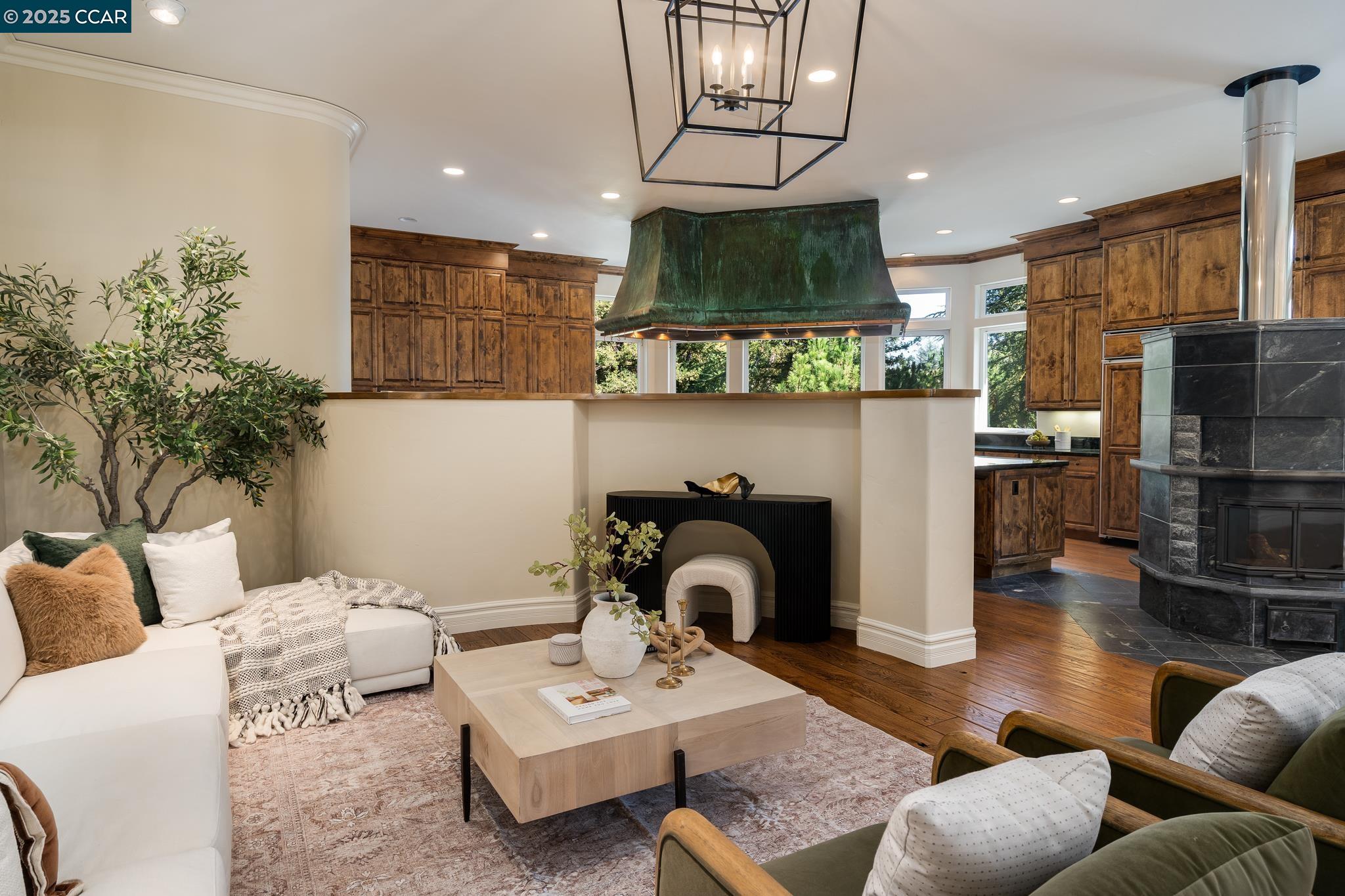 Detail Gallery Image 7 of 51 For 471 El Rio, Danville,  CA 94526 - 4 Beds | 2/1 Baths