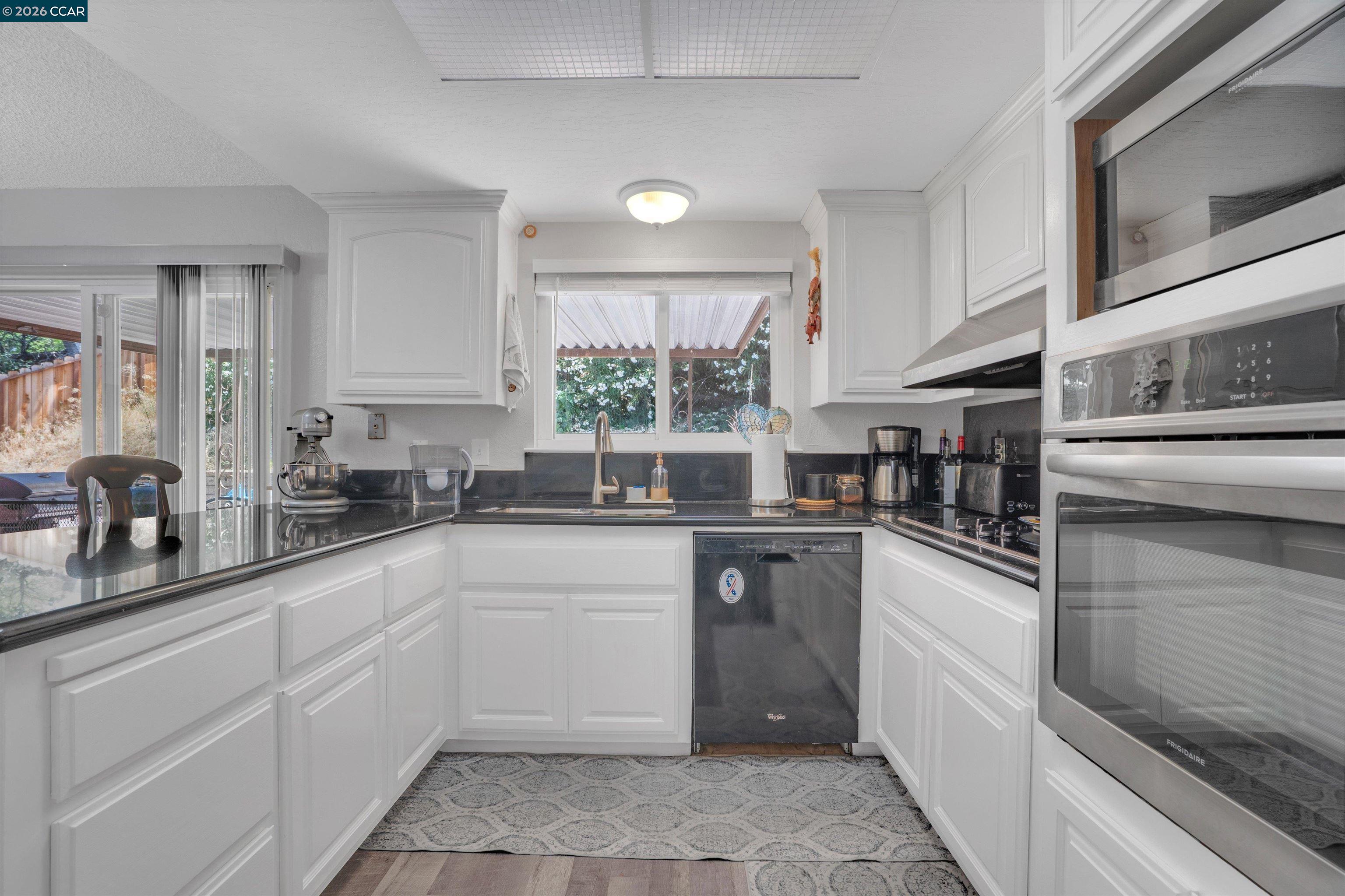 Detail Gallery Image 14 of 27 For 4175 Stephanie Way, Pittsburg,  CA 94565 - 3 Beds | 2 Baths