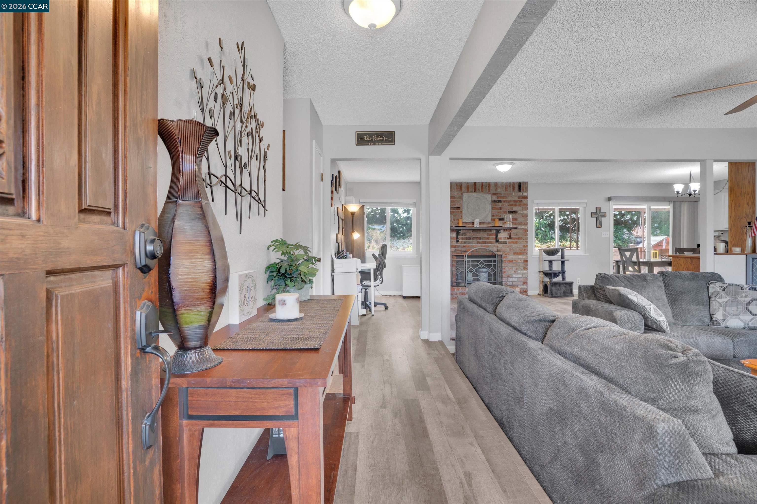 Detail Gallery Image 4 of 27 For 4175 Stephanie Way, Pittsburg,  CA 94565 - 3 Beds | 2 Baths