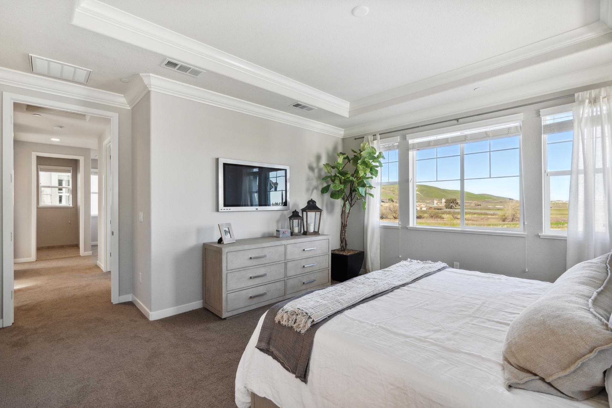 Detail Gallery Image 15 of 21 For 1476 Monument Ln, Fairfield,  CA 94533 - 4 Beds | 2/1 Baths