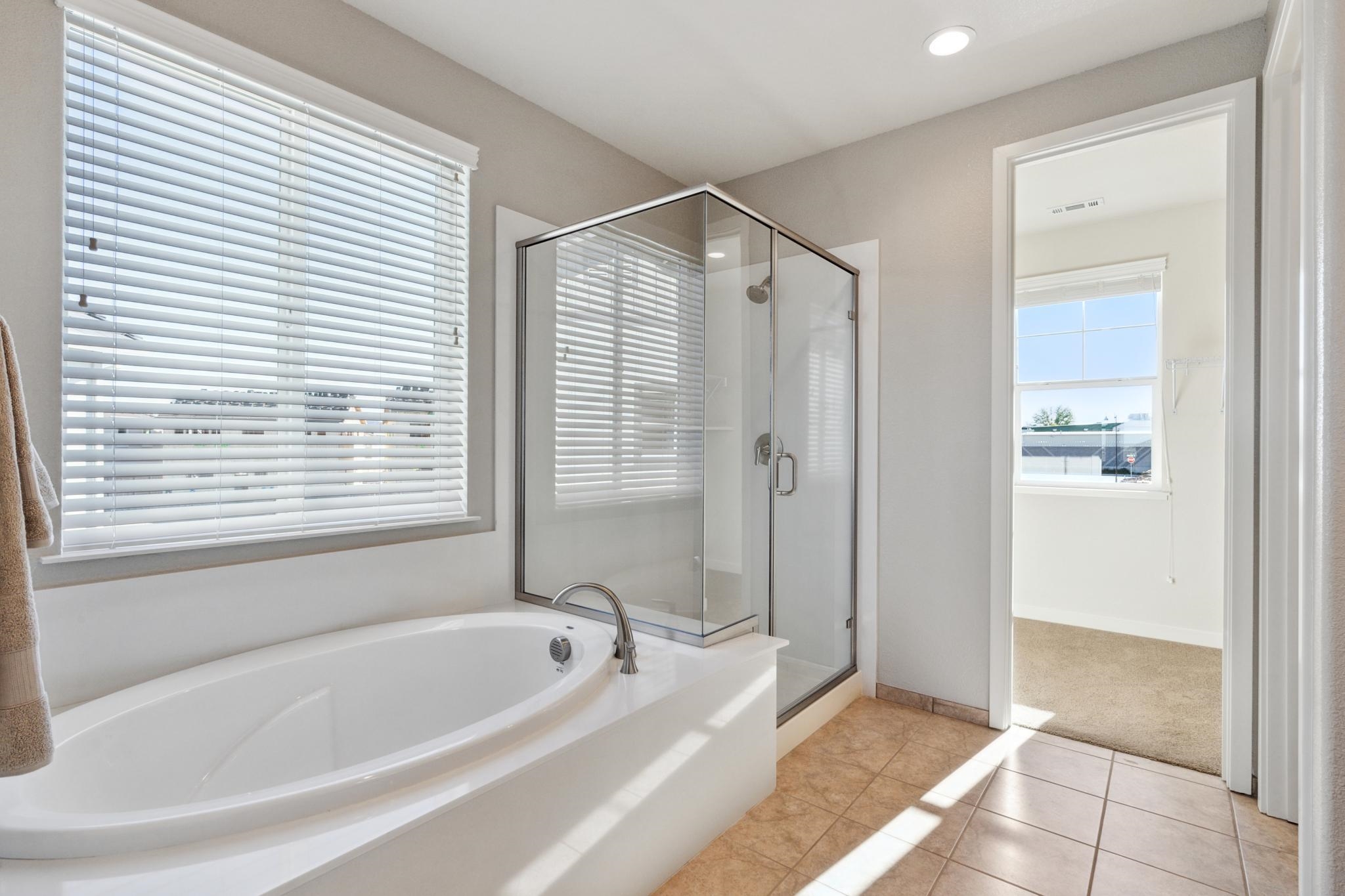 Detail Gallery Image 17 of 21 For 1476 Monument Ln, Fairfield,  CA 94533 - 4 Beds | 2/1 Baths