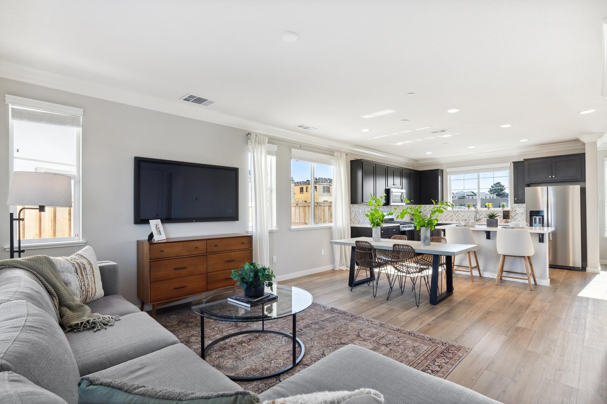 Detail Gallery Image 9 of 21 For 1476 Monument Ln, Fairfield,  CA 94533 - 4 Beds | 2/1 Baths