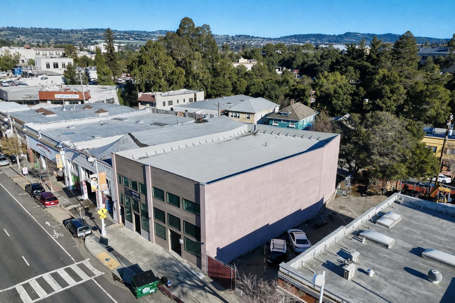 Detail Gallery Image 4 of 8 For 3050 Broadway, Oakland,  CA 94611 - – Beds | – Baths