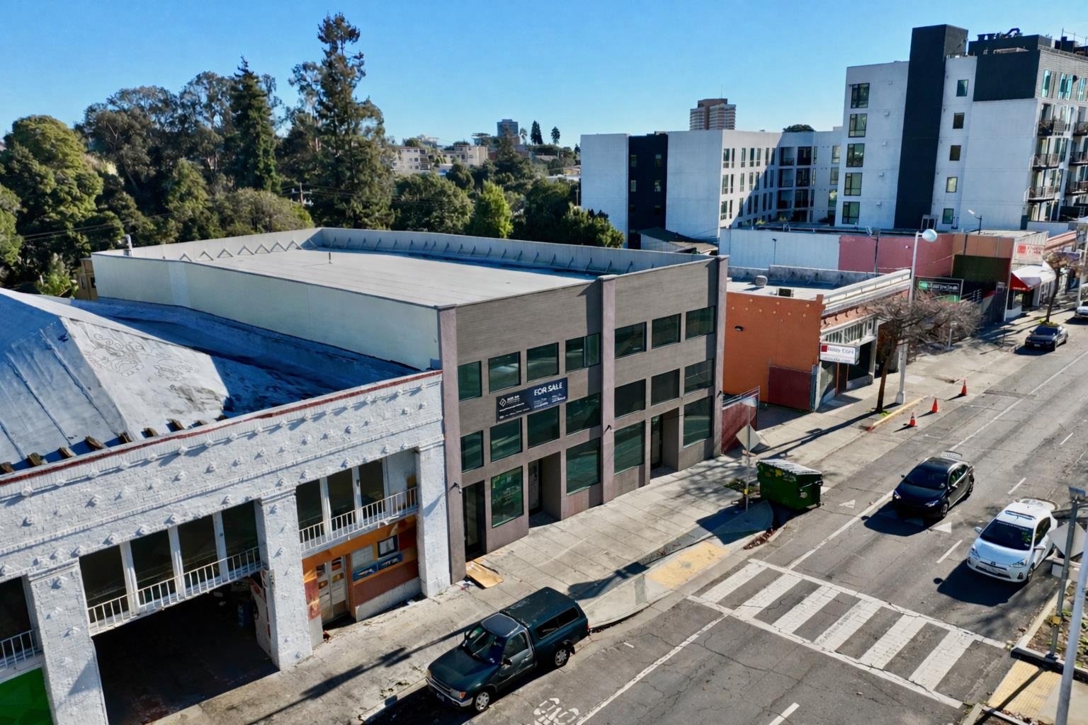 Detail Gallery Image 6 of 8 For 3050 Broadway, Oakland,  CA 94611 - – Beds | – Baths