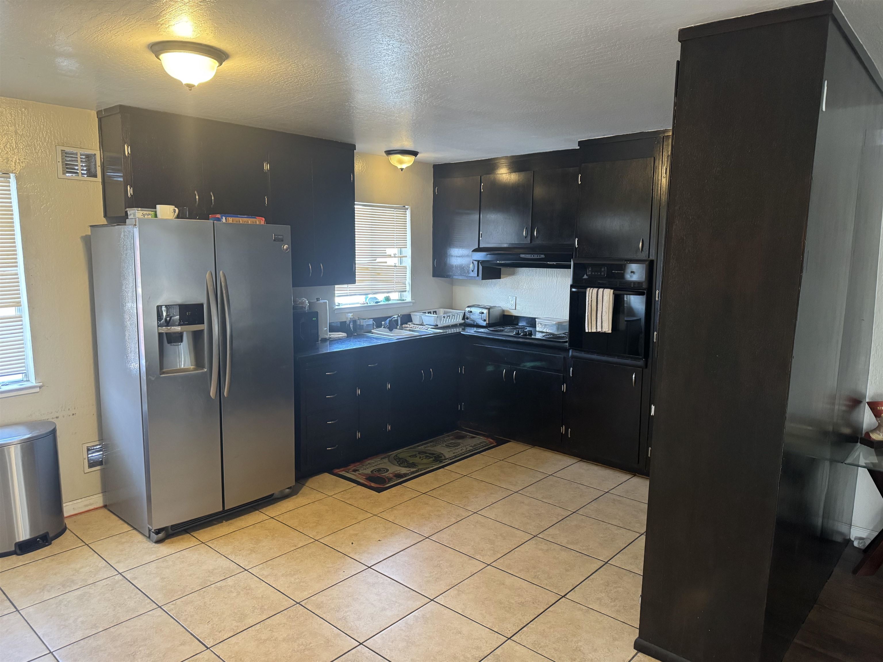 Detail Gallery Image 3 of 6 For 1927 82nd Ave, Oakland,  CA 94621 - – Beds | – Baths