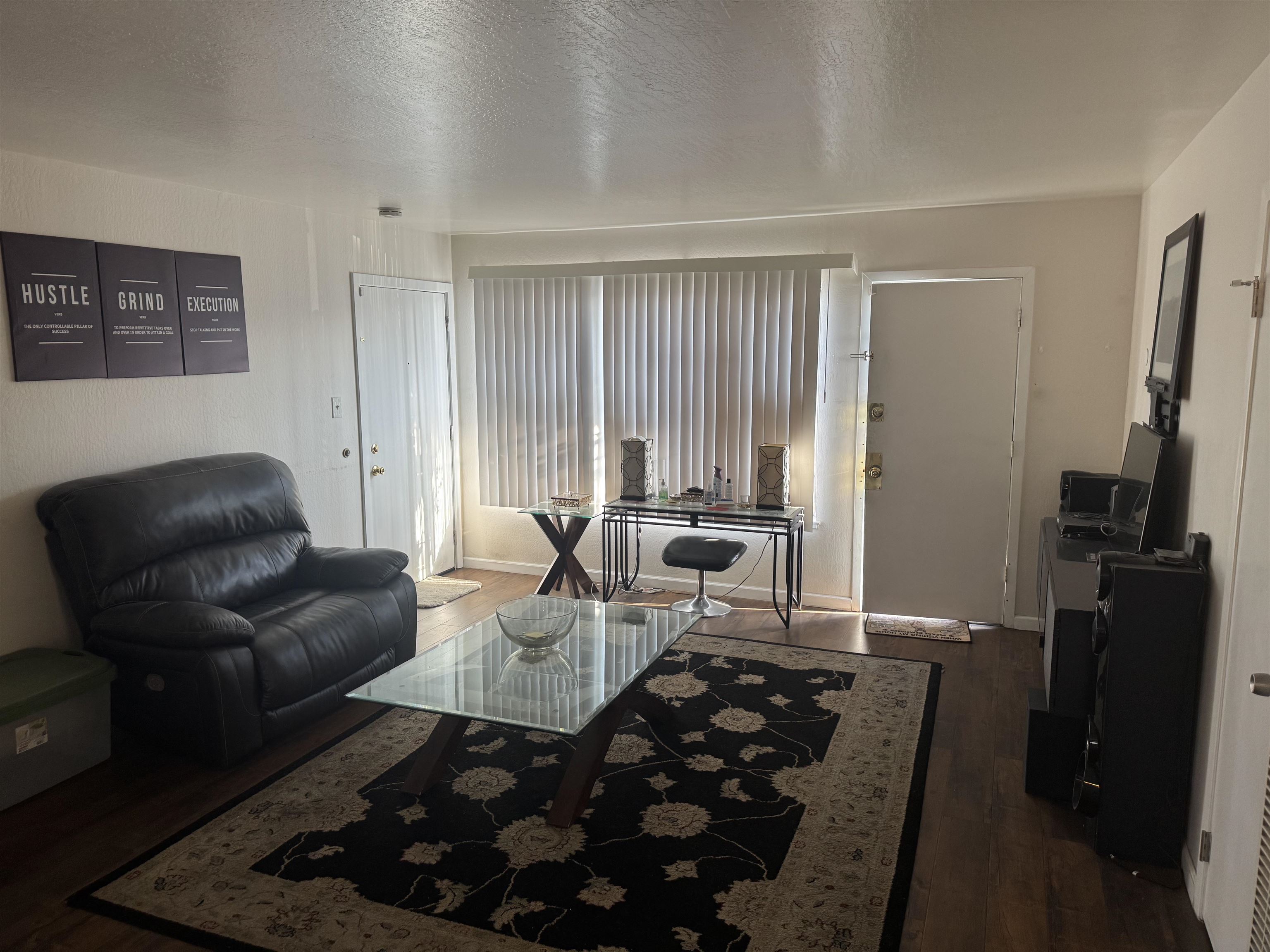 Detail Gallery Image 4 of 6 For 1927 82nd Ave, Oakland,  CA 94621 - – Beds | – Baths