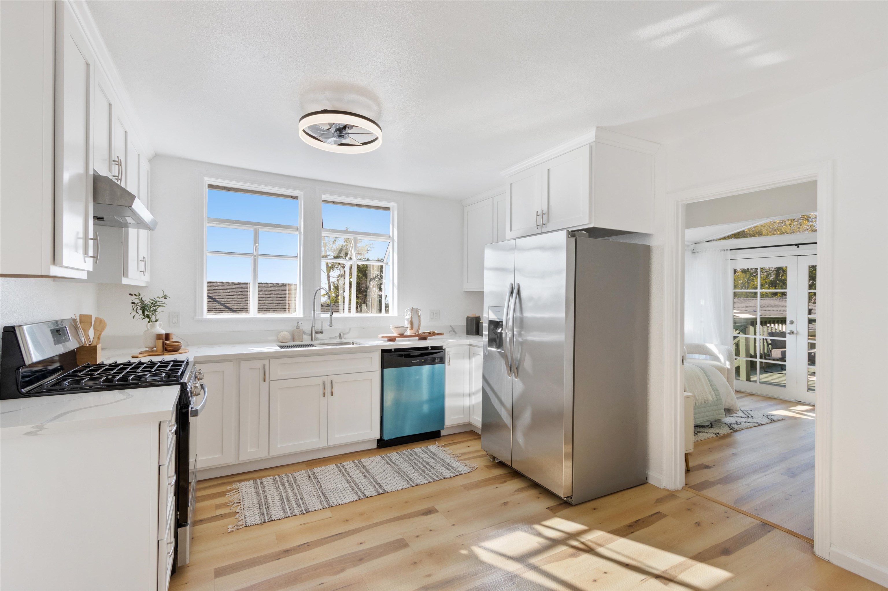 Detail Gallery Image 17 of 45 For 2929 82nd Ave, Oakland,  CA 94605 - 4 Beds | 3 Baths