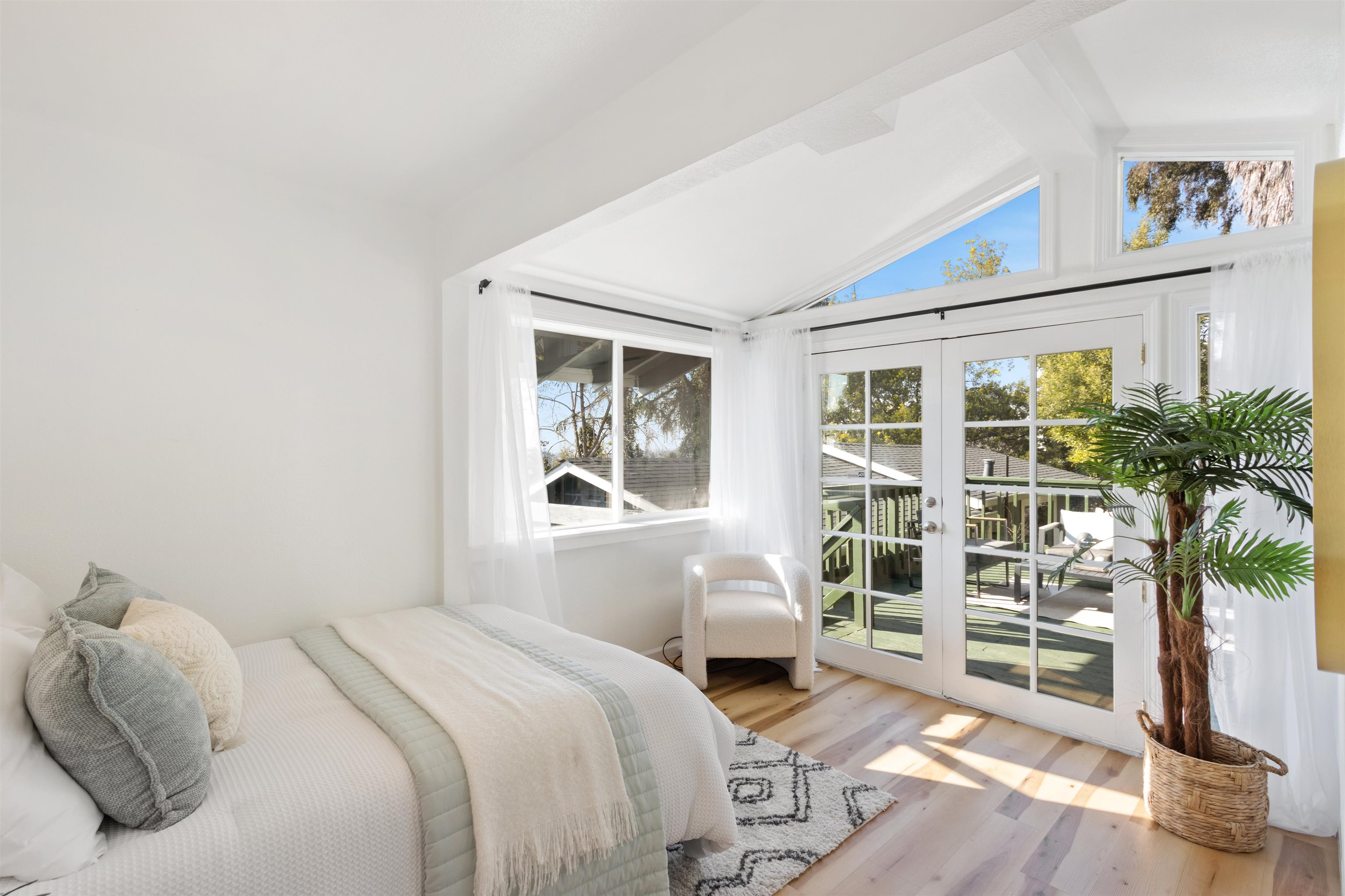 Detail Gallery Image 19 of 45 For 2929 82nd Ave, Oakland,  CA 94605 - 4 Beds | 3 Baths